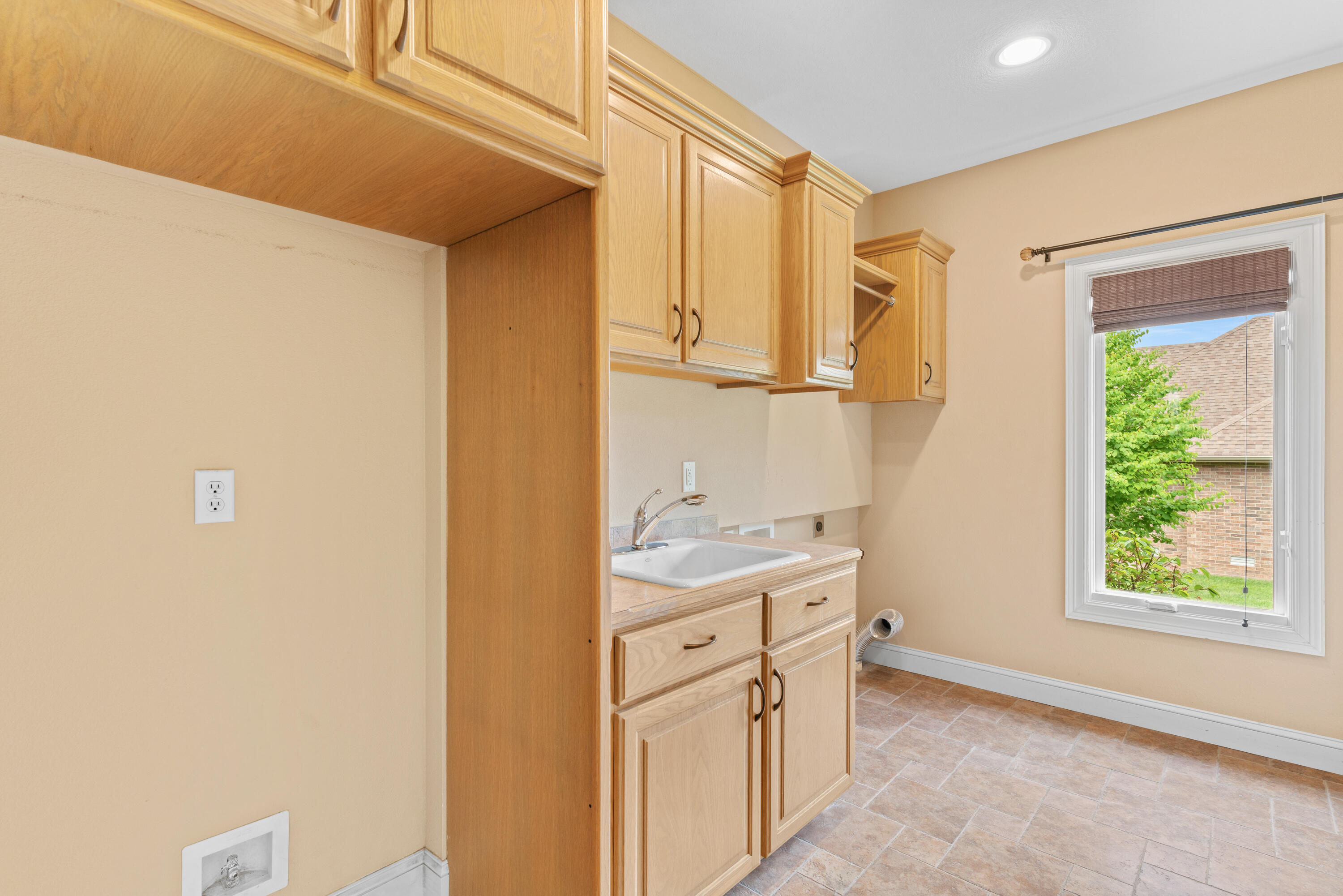 4715 Cobble Creek Drive Property Photo 30