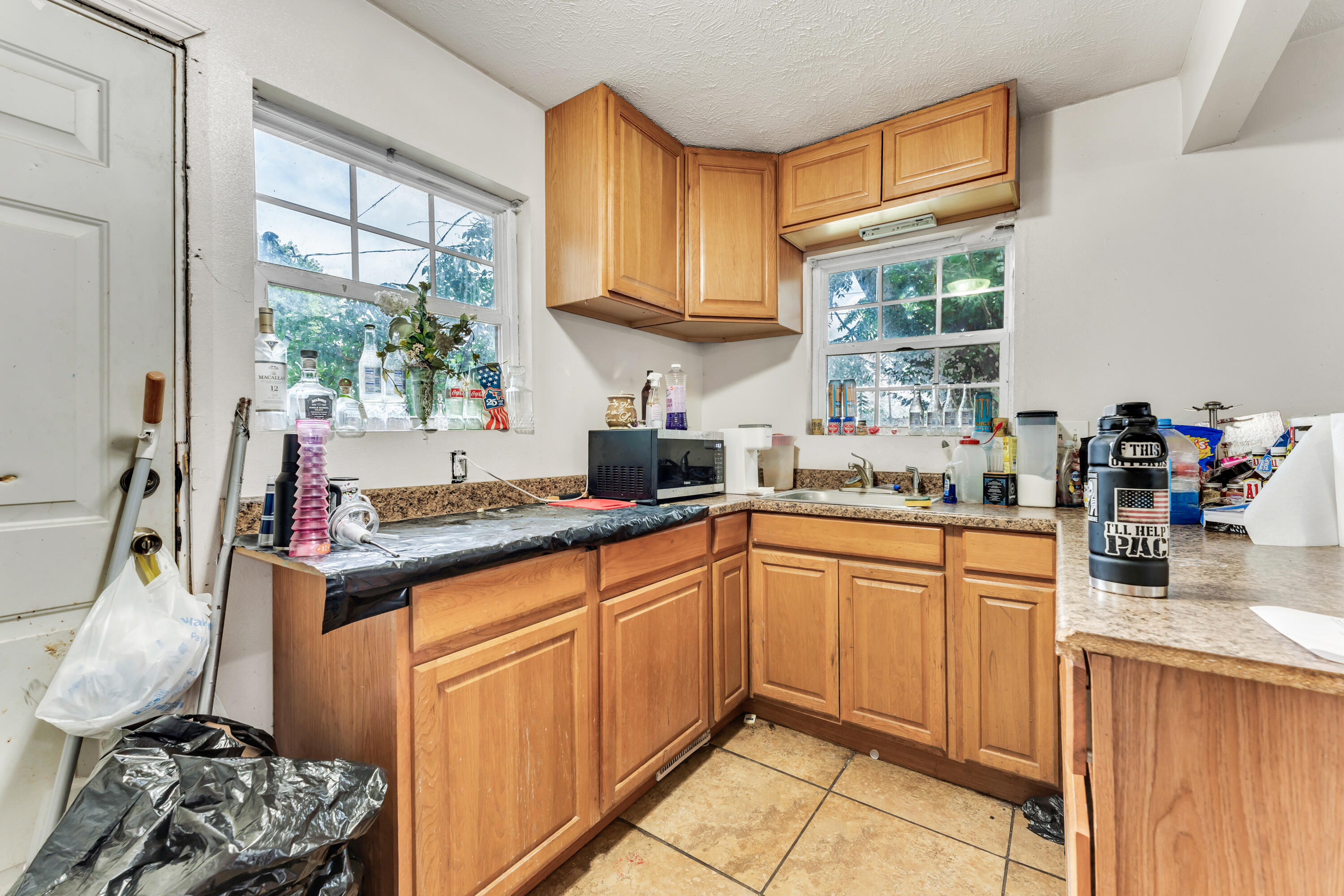 1673 East Chestnut Street Property Photo 9