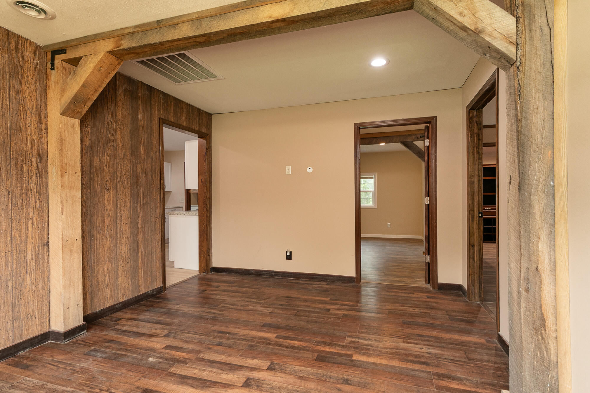 311 College Street Property Photo 9