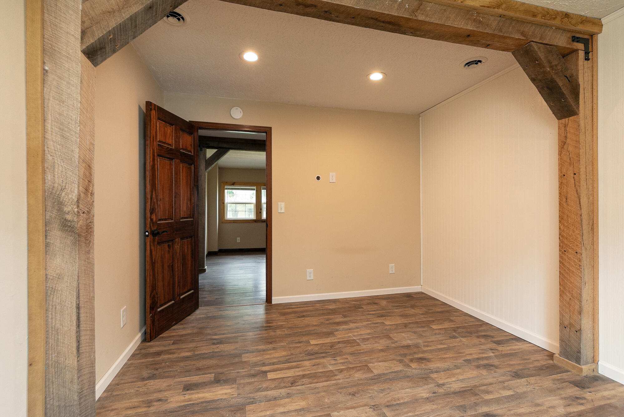 311 College Street Property Photo 11