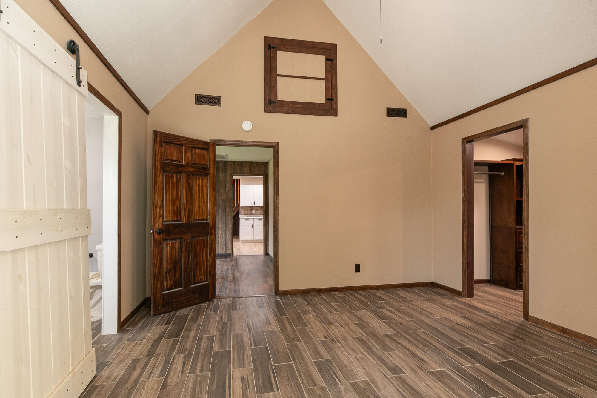 311 College Street Property Photo 12