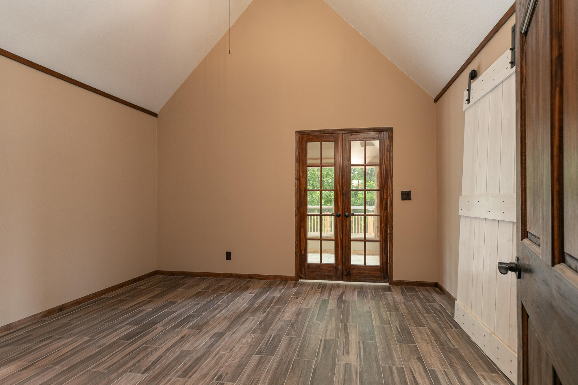 311 College Street Property Photo 13