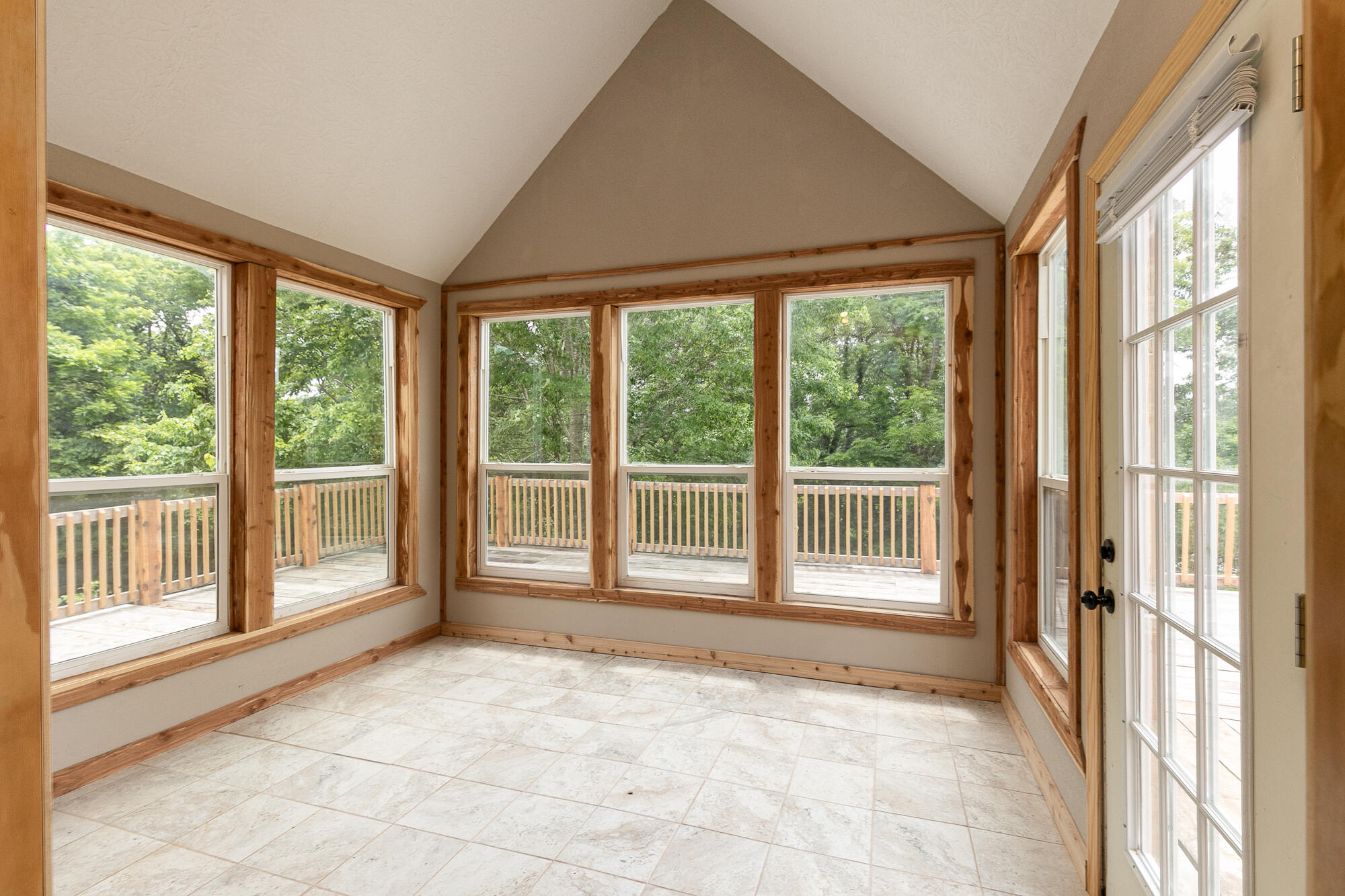 311 College Street Property Photo 16