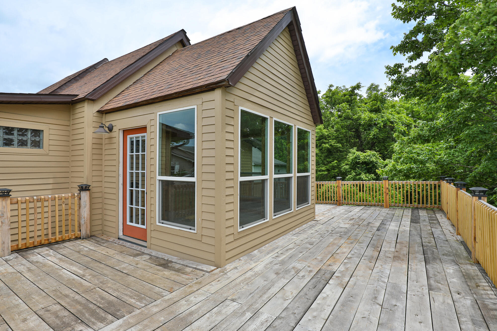 311 College Street Property Photo 19