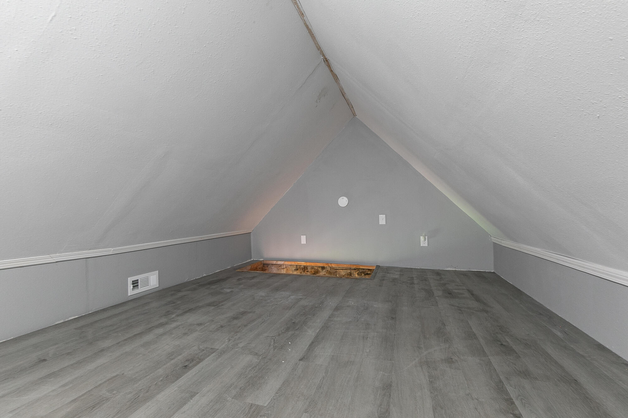 311 College Street Property Photo 26