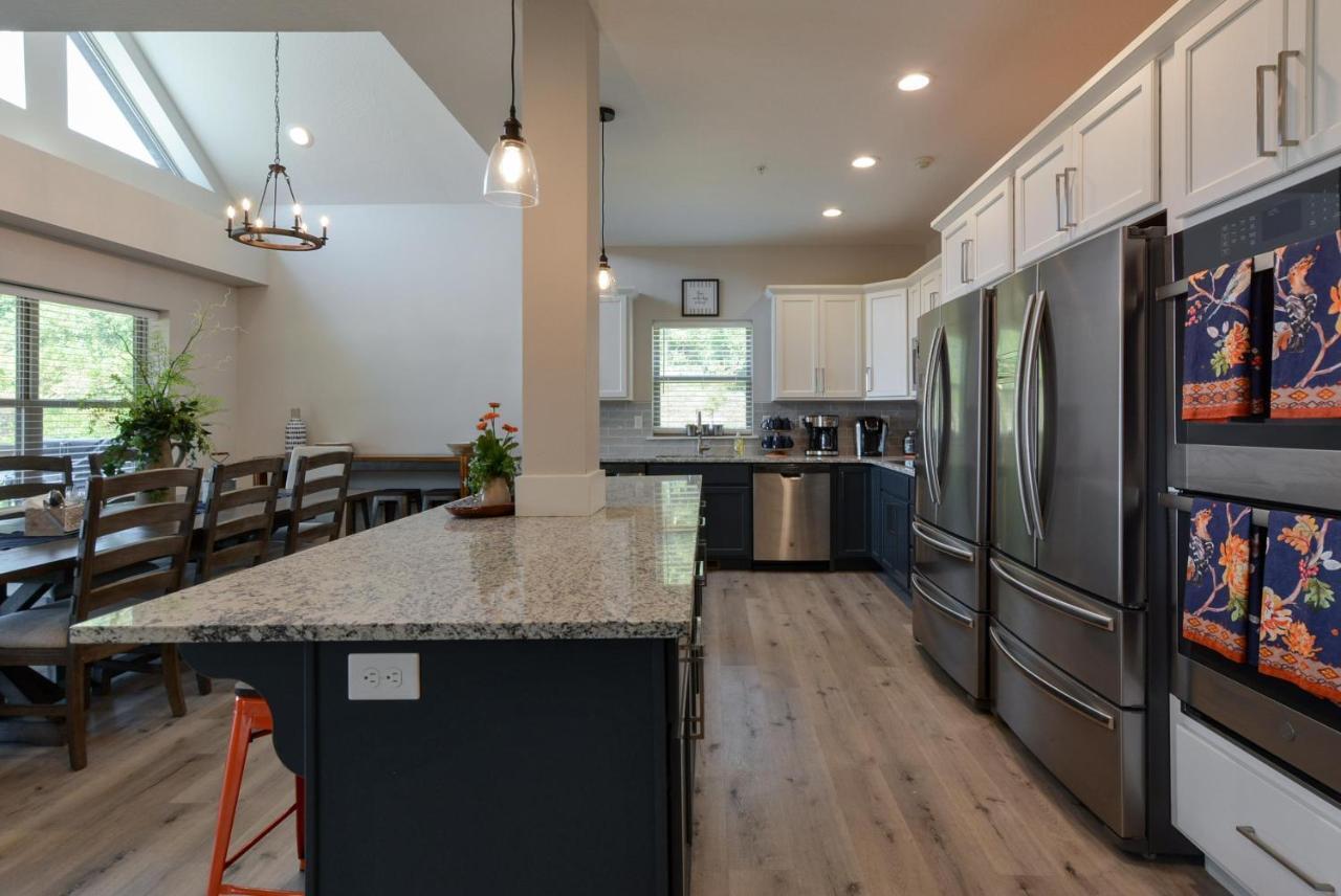 280 Lakefront Drive Property Photo 6