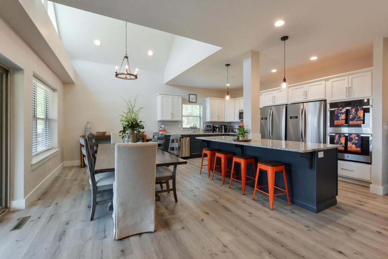 280 Lakefront Drive Property Photo 9