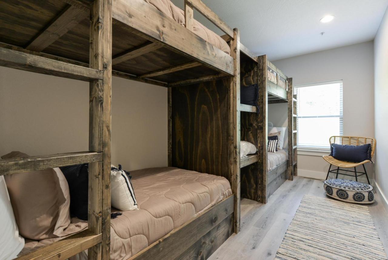 280 Lakefront Drive Property Photo 12