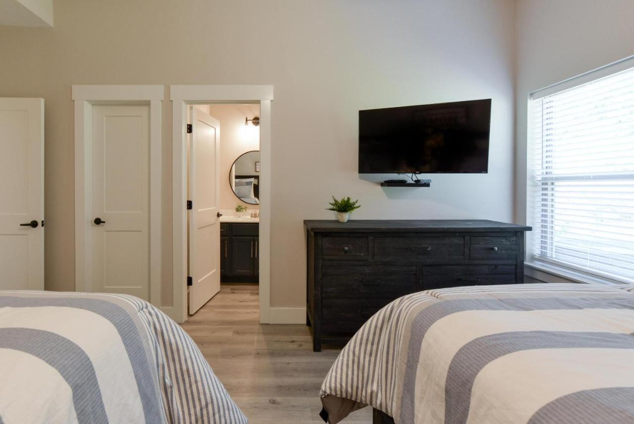 280 Lakefront Drive Property Photo 36