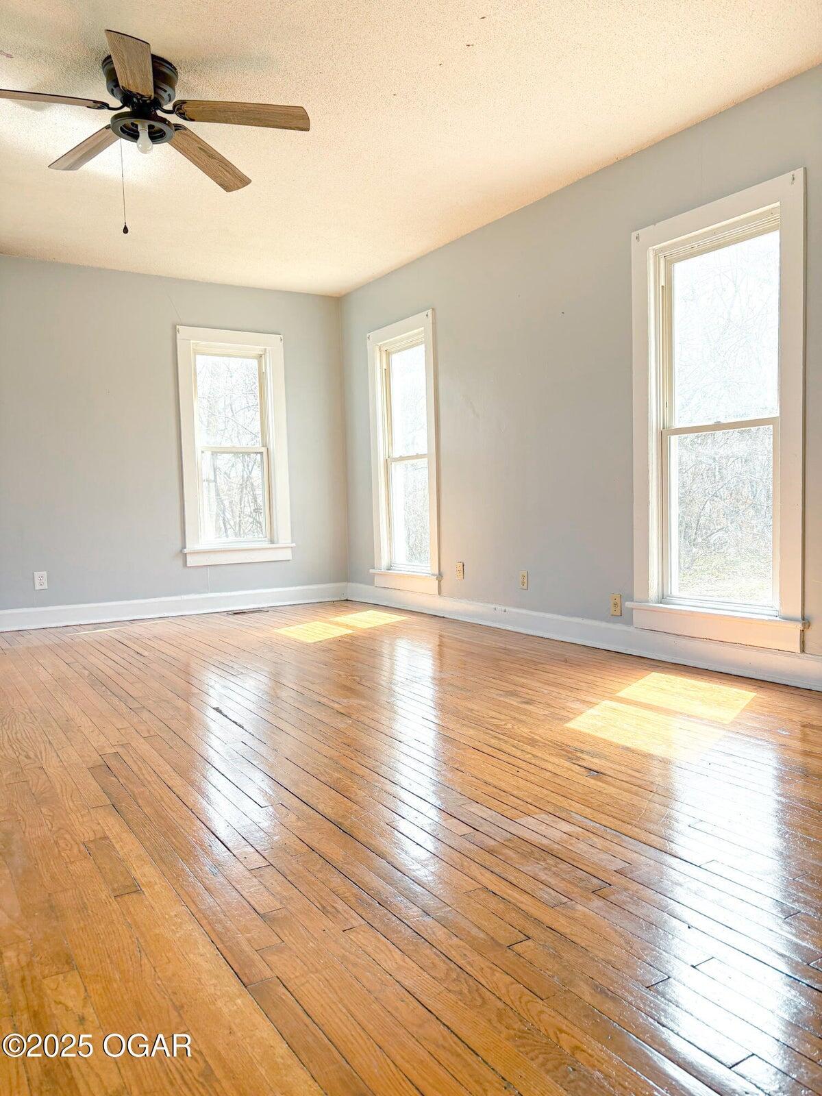 317 West Brook Street Property Photo 4