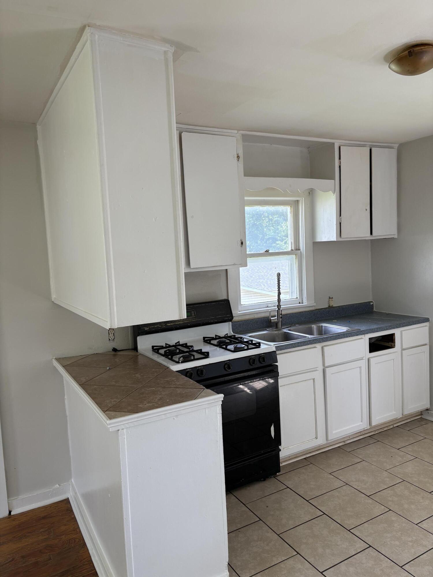 317 West Brook Street Property Photo 13