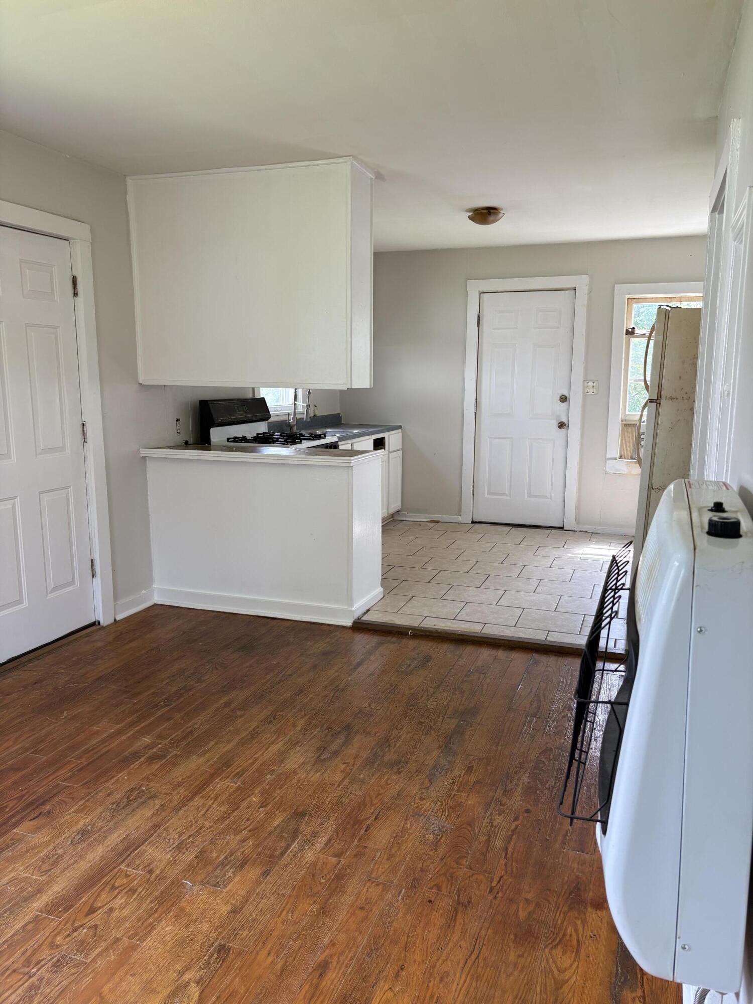 317 West Brook Street Property Photo 16