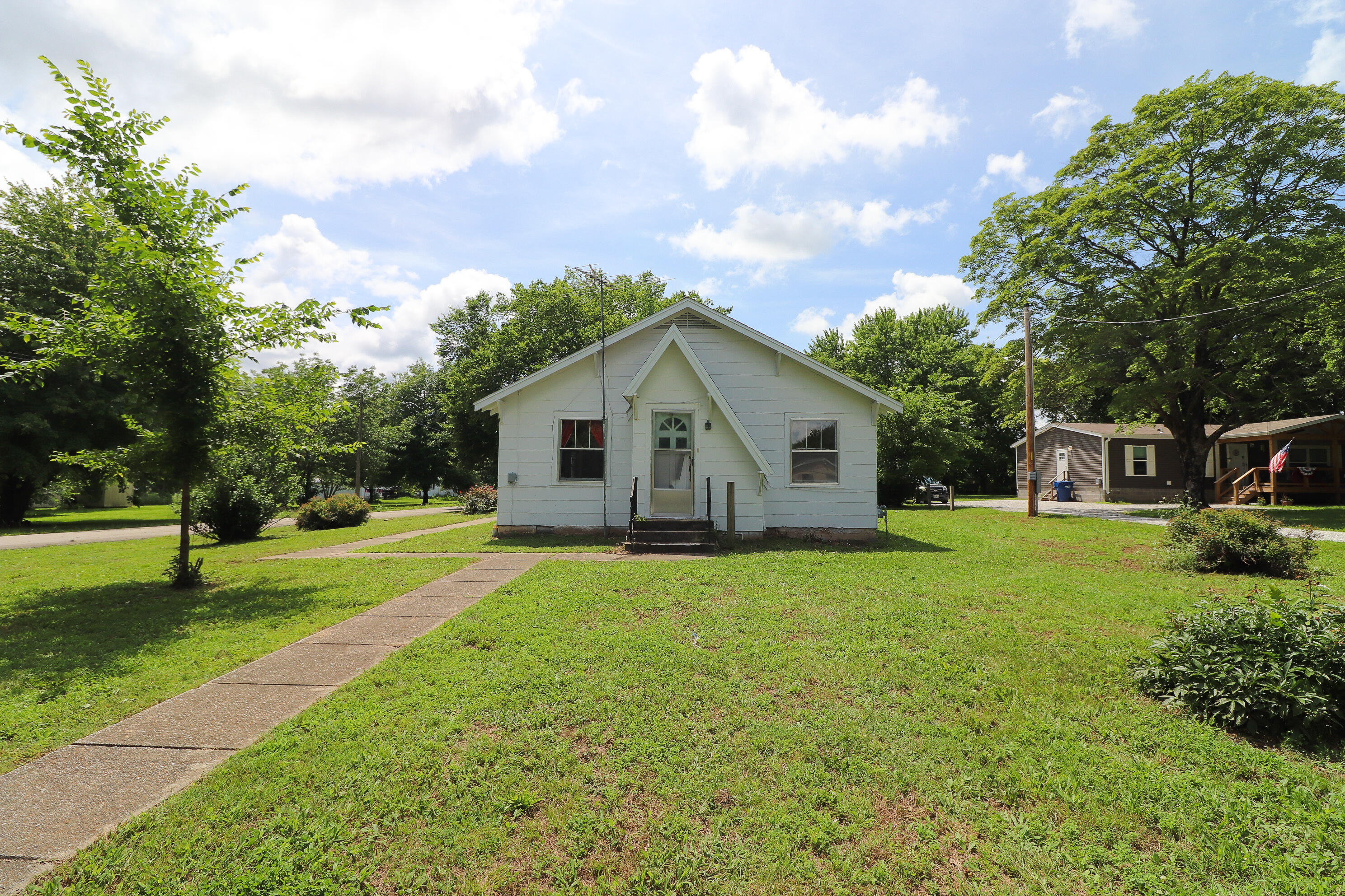 109 Shouse Street Property Photo 1