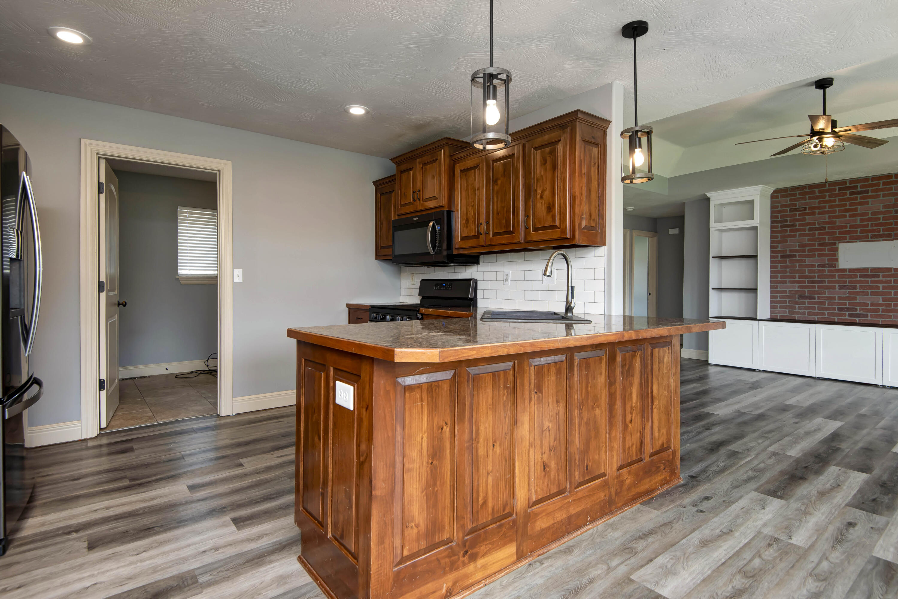 4528 Somerset Drive Property Photo 9