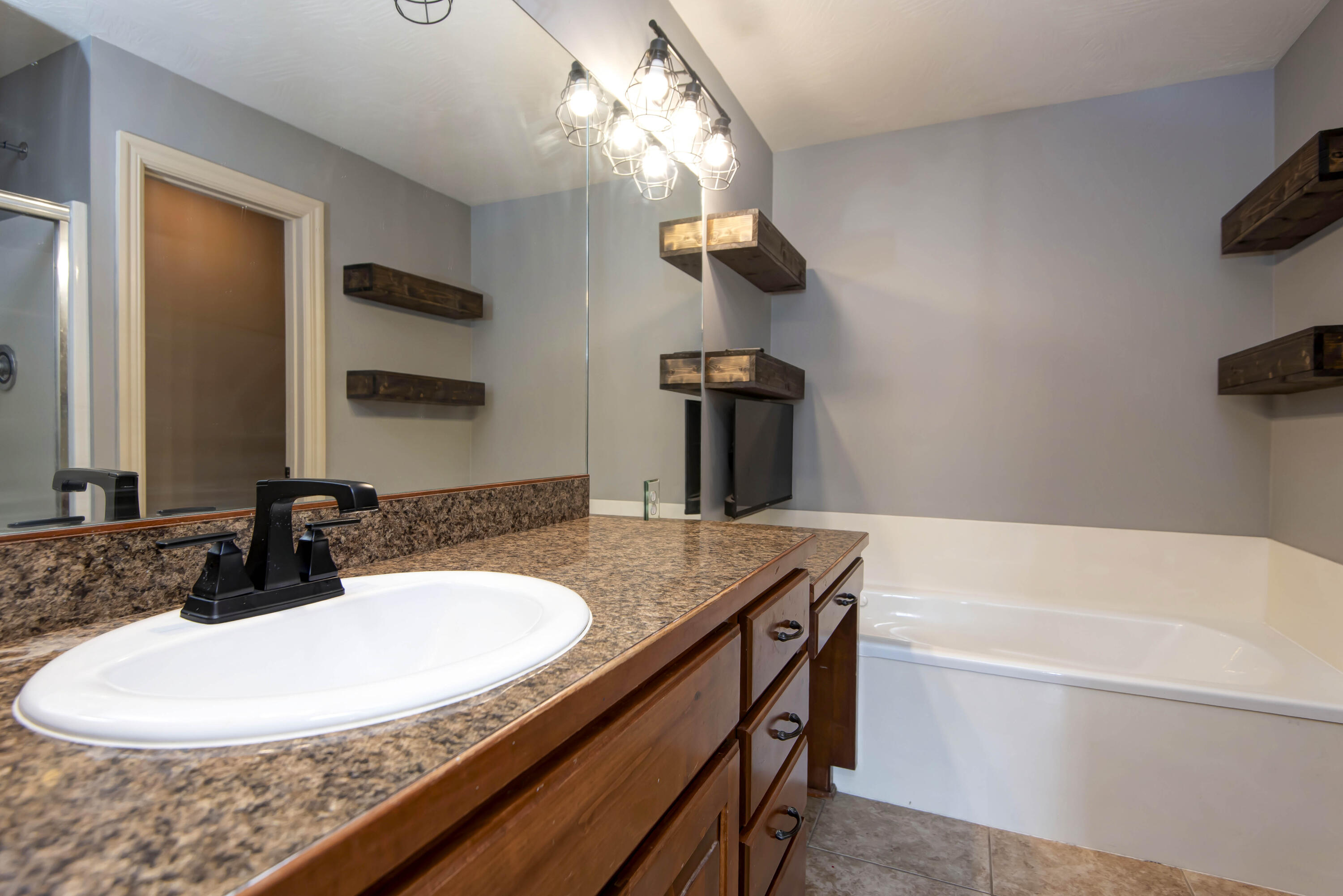 4528 Somerset Drive Property Photo 15