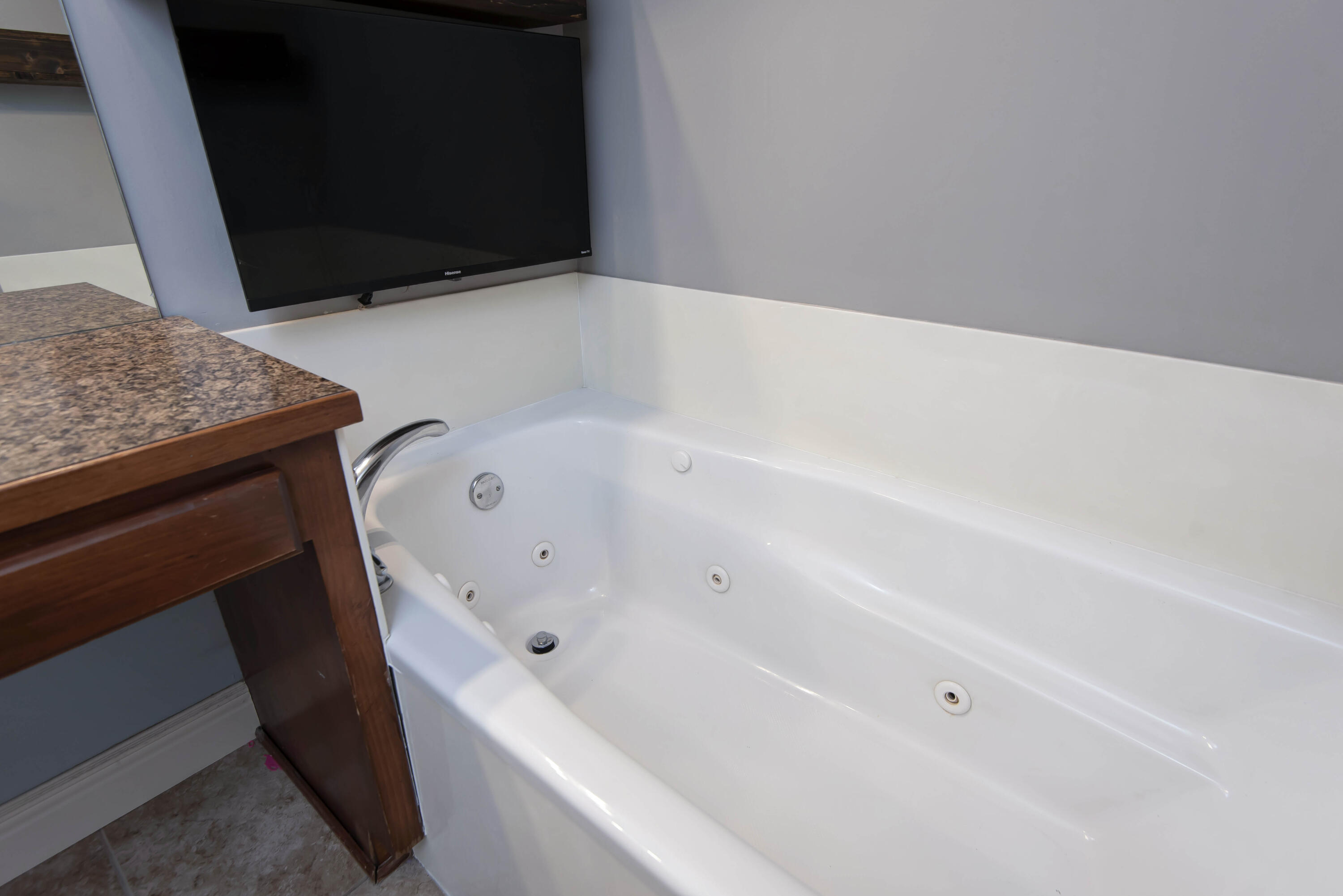 4528 Somerset Drive Property Photo 17