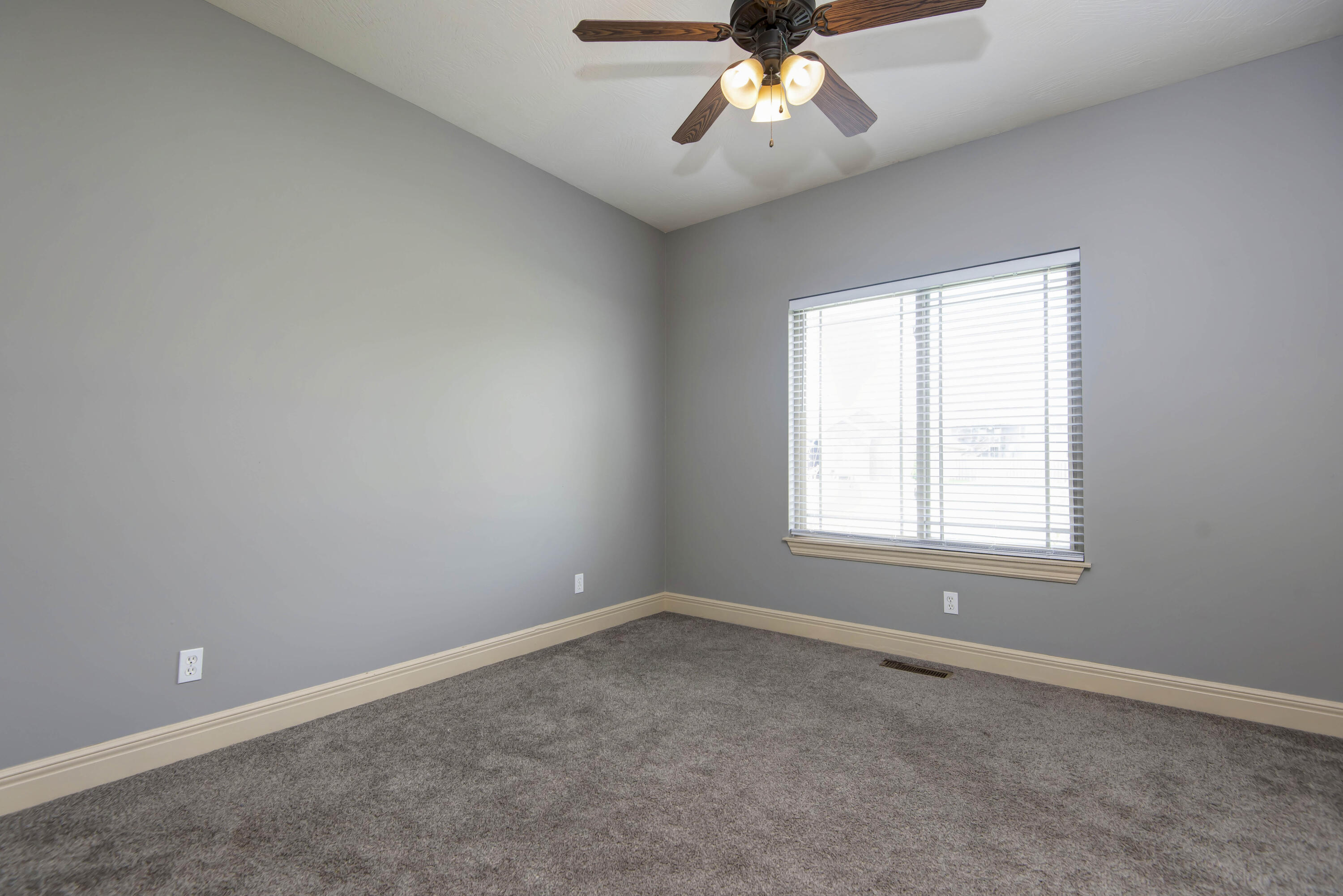4528 Somerset Drive Property Photo 20