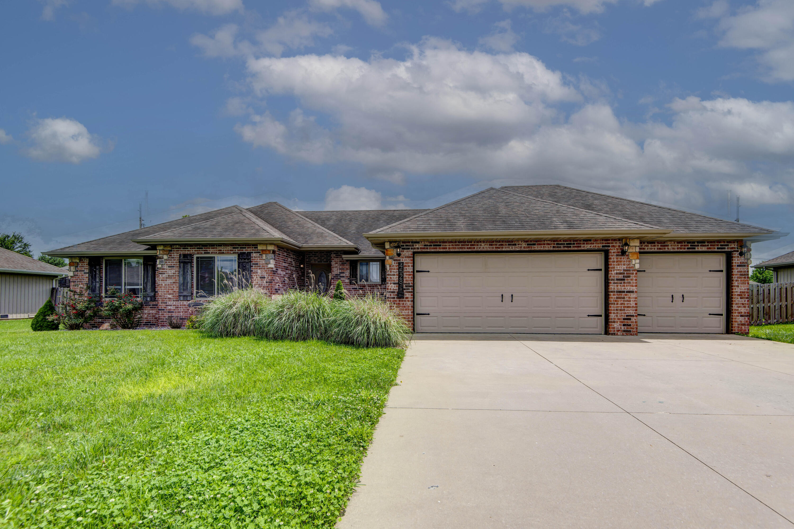 4528 Somerset Drive Property Photo 26