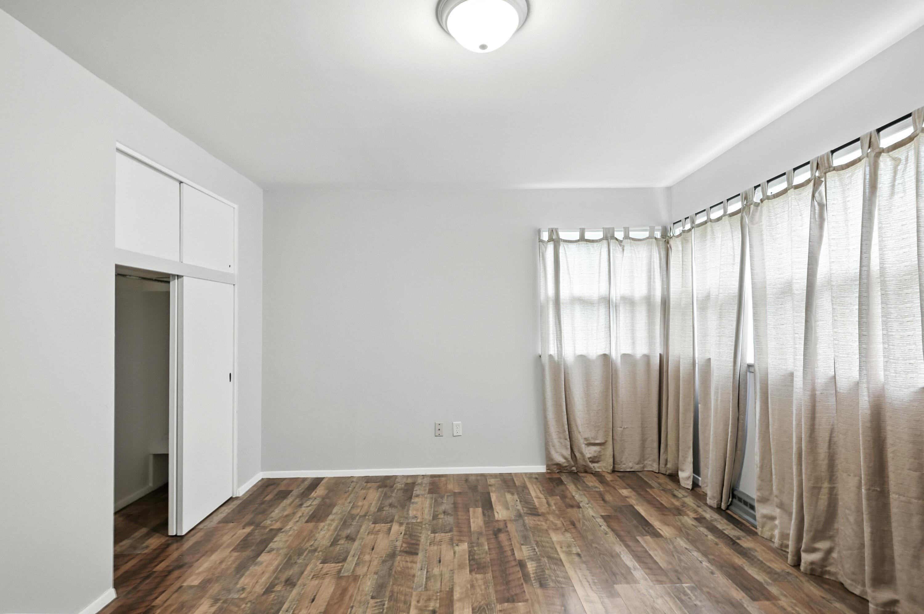 711 West South Street Property Photo 24