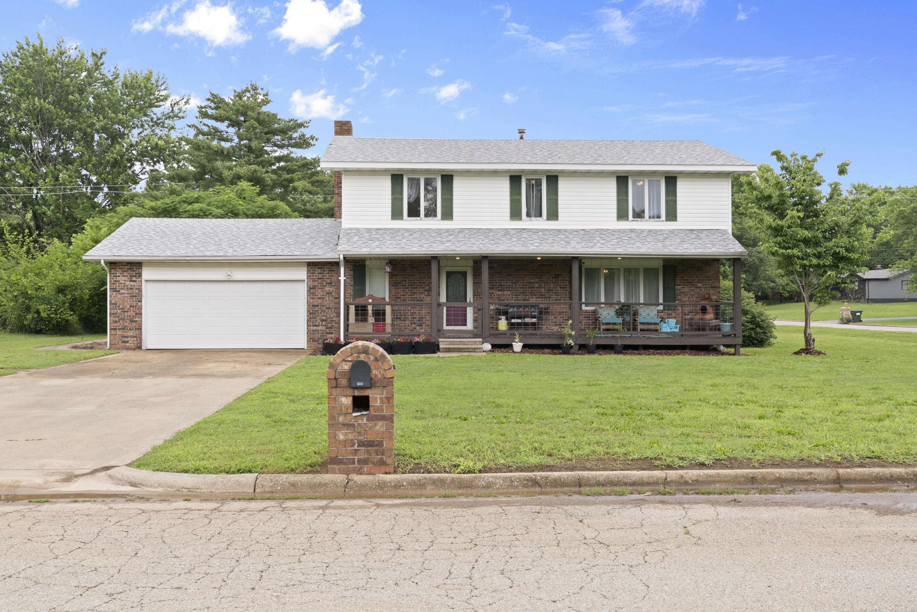 600 Hunters Creek Drive Property Photo 1