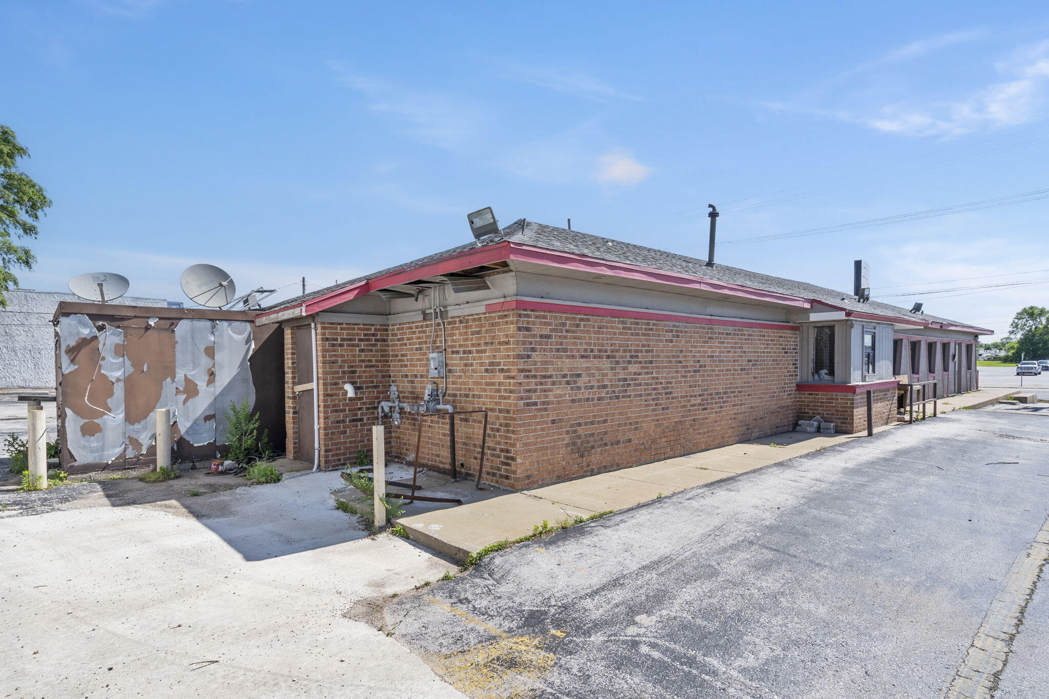 1815 North Glenstone Avenue Property Photo 6