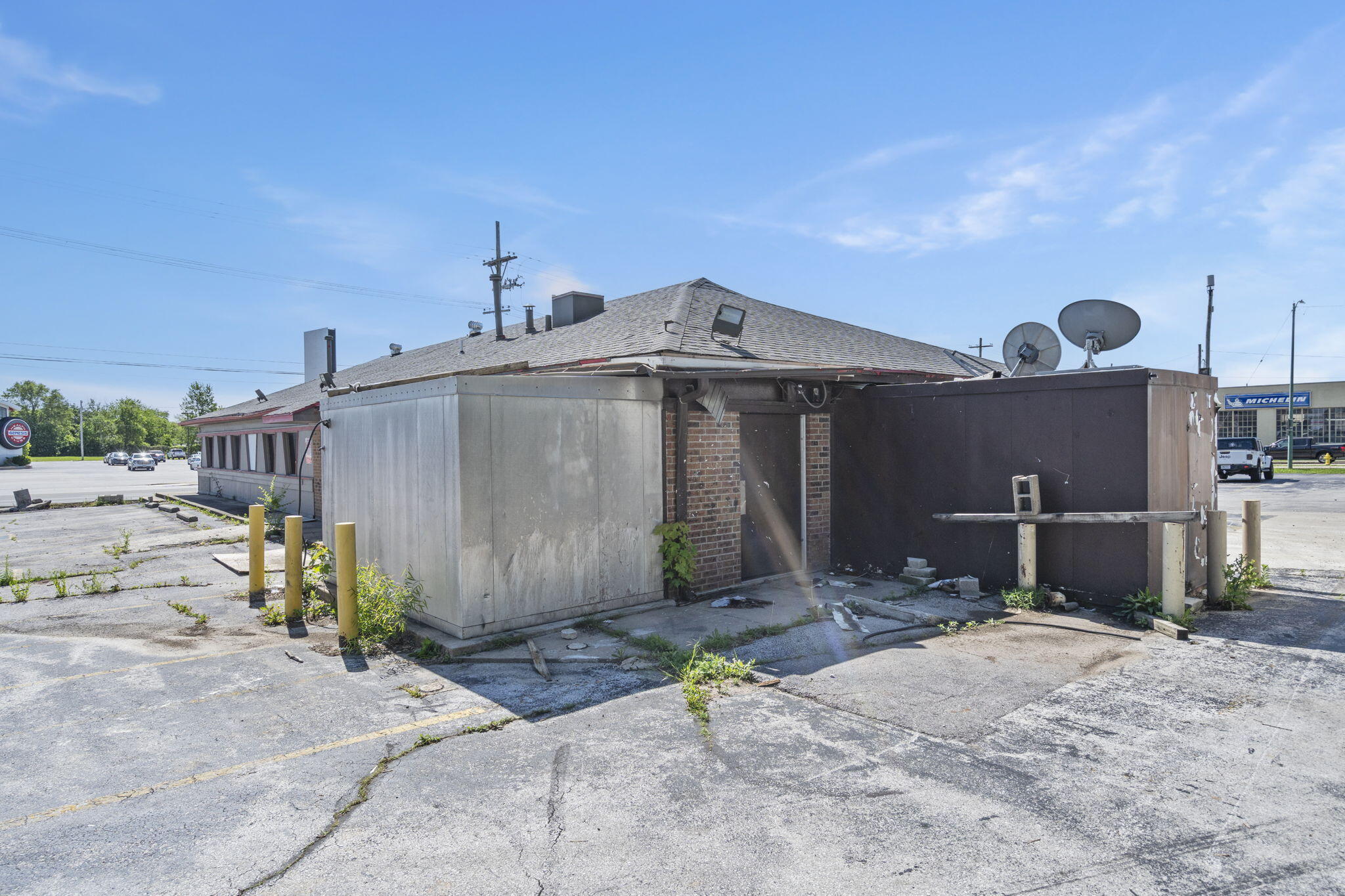 1815 North Glenstone Avenue Property Photo 10