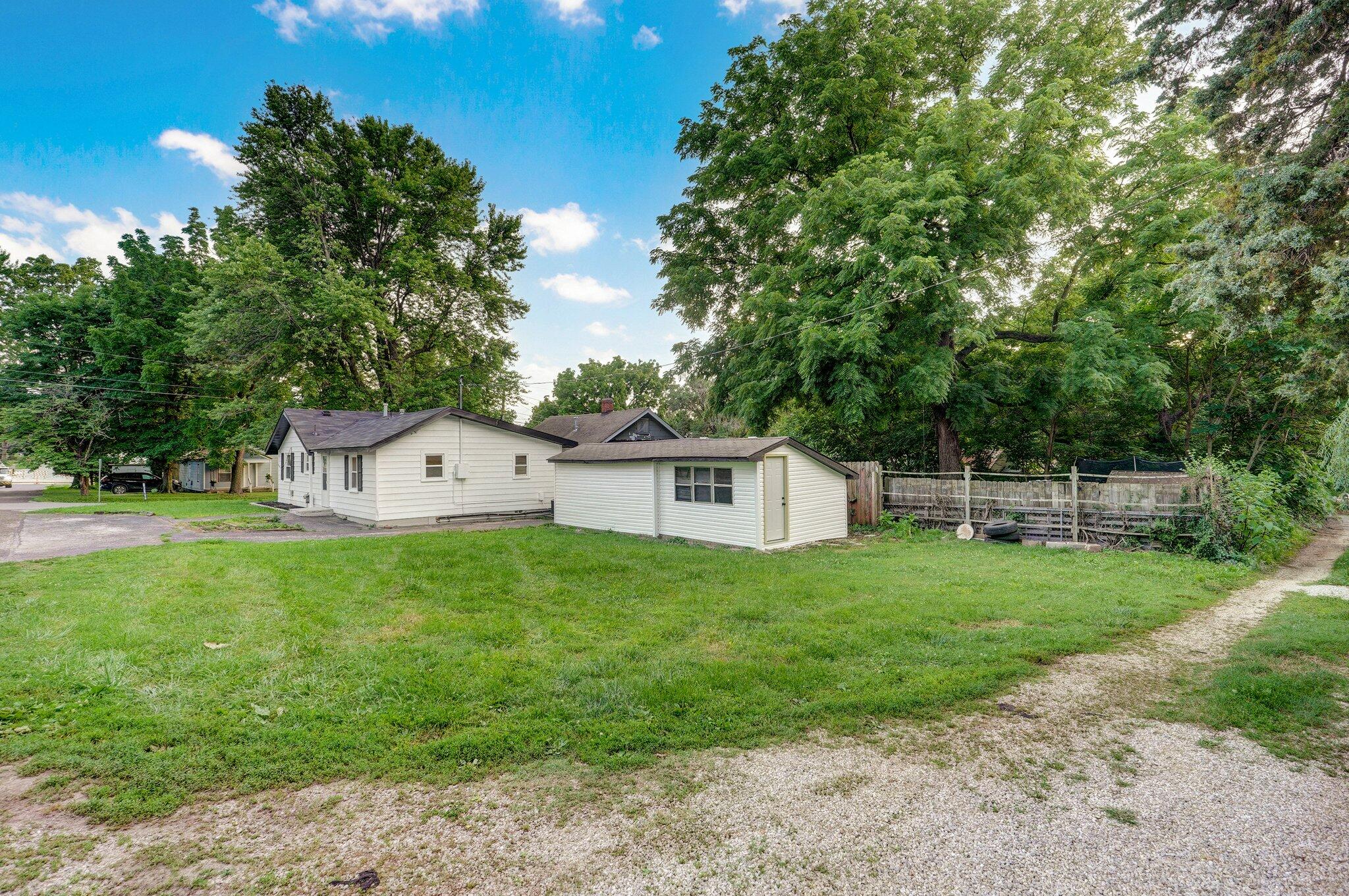 801 West Della Street Property Photo 4