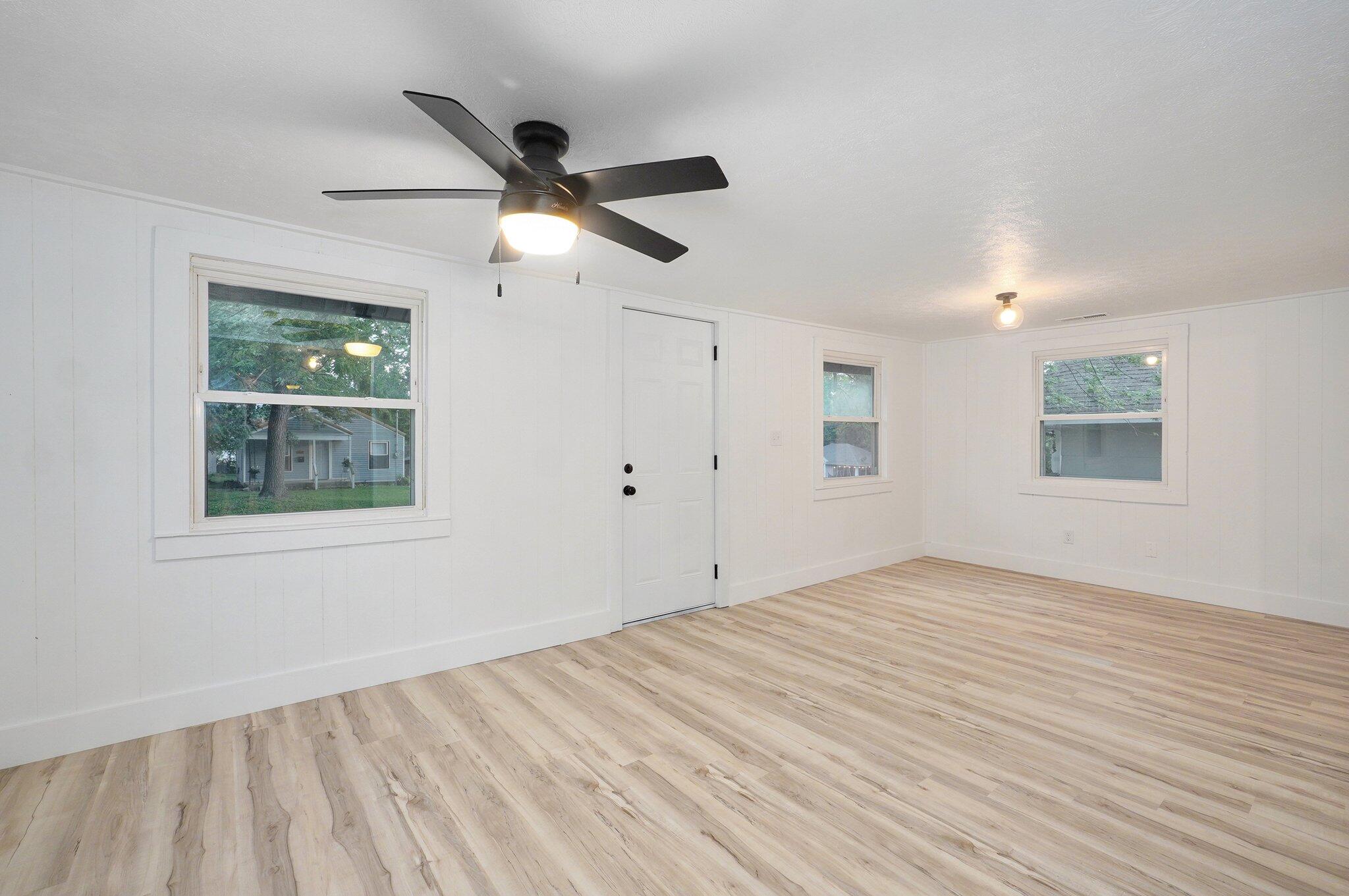 801 West Della Street Property Photo 8