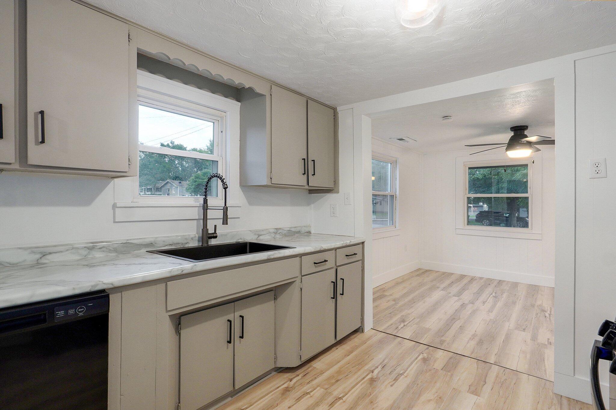 801 West Della Street Property Photo 12