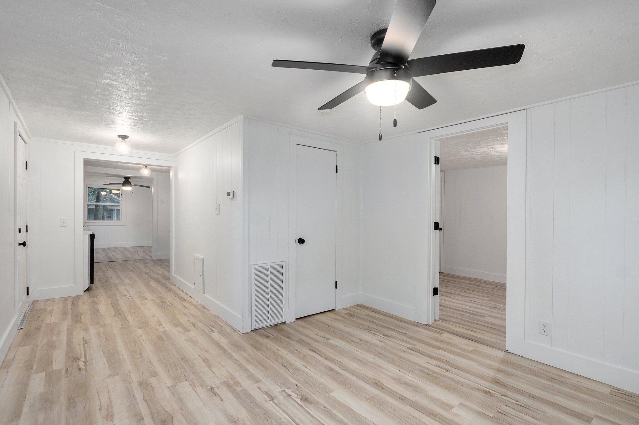 801 West Della Street Property Photo 14
