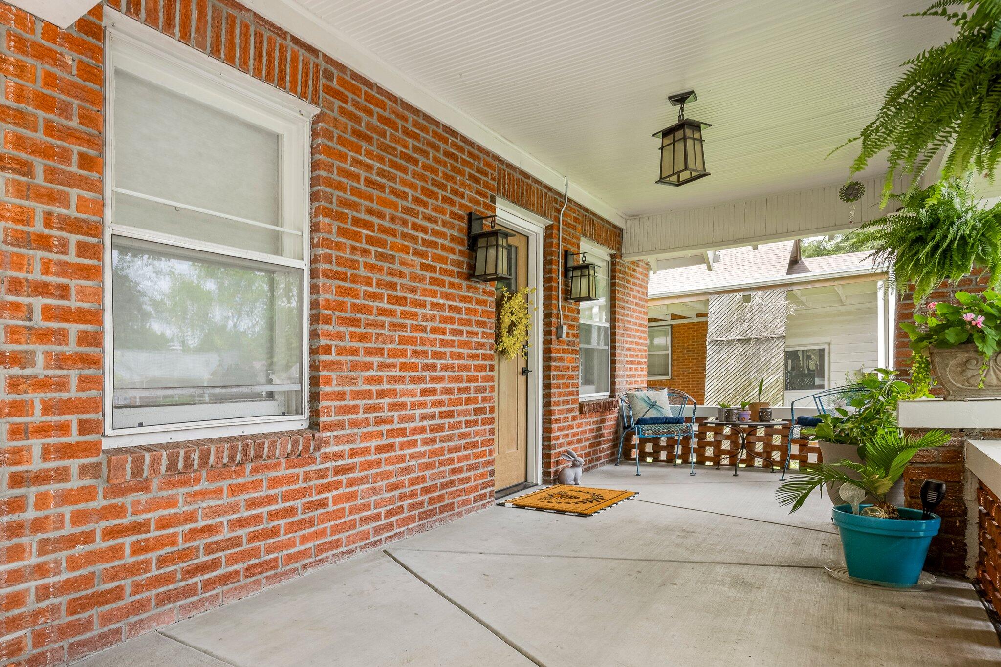 620 East Stanford Street Property Photo 2