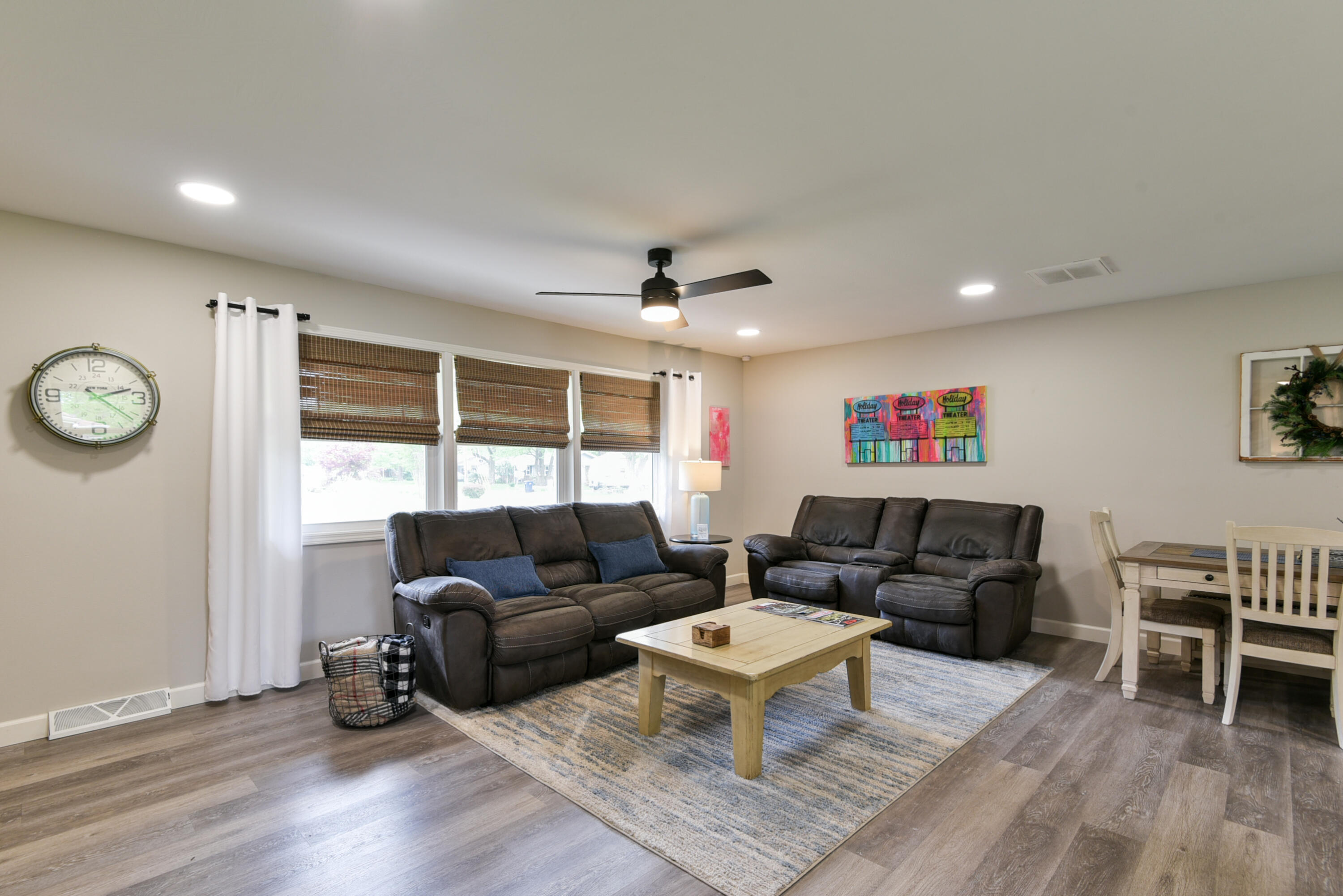 2823 East Catalpa Street Property Photo 4