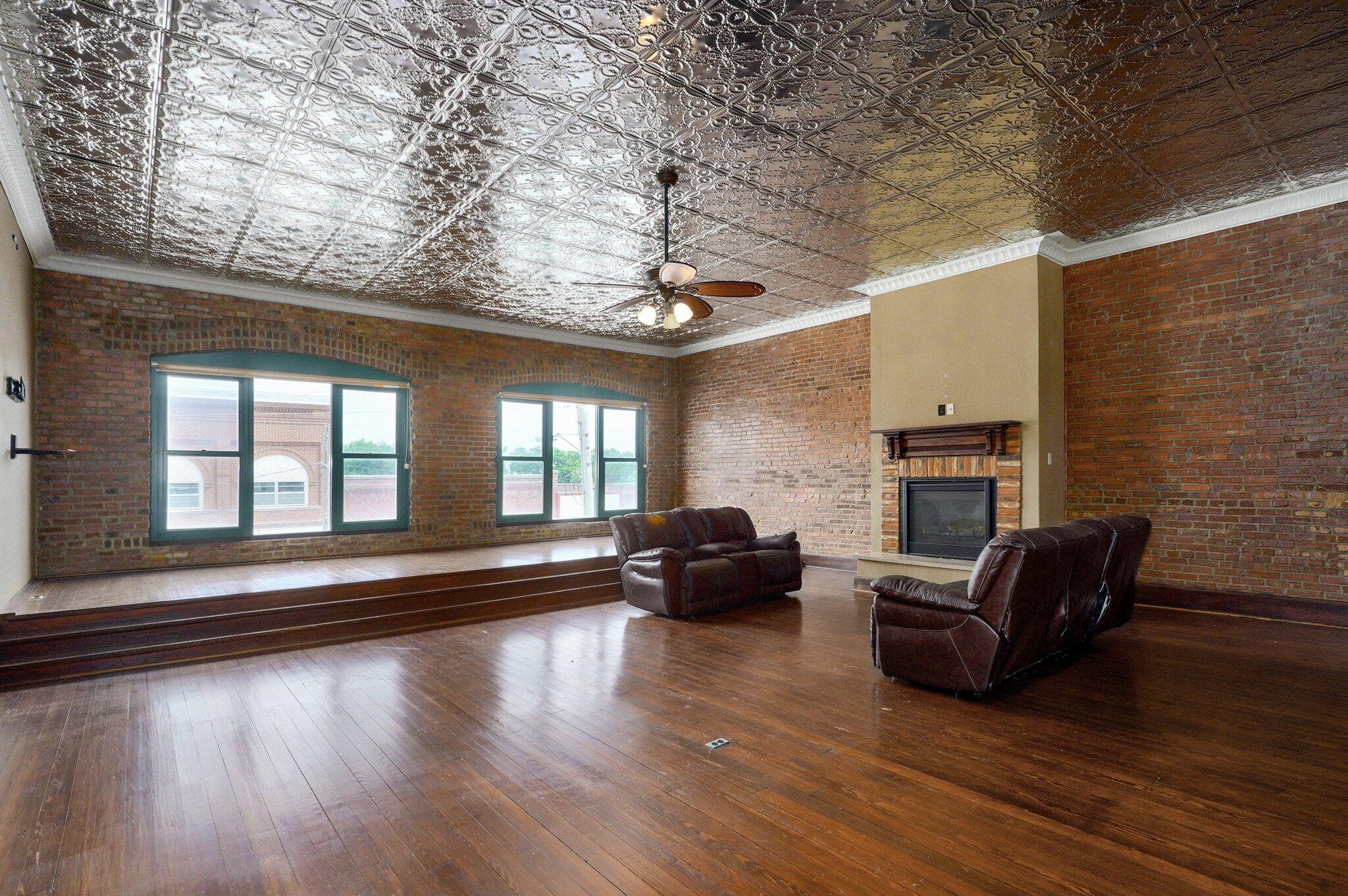 203 East Main Street Property Photo 5