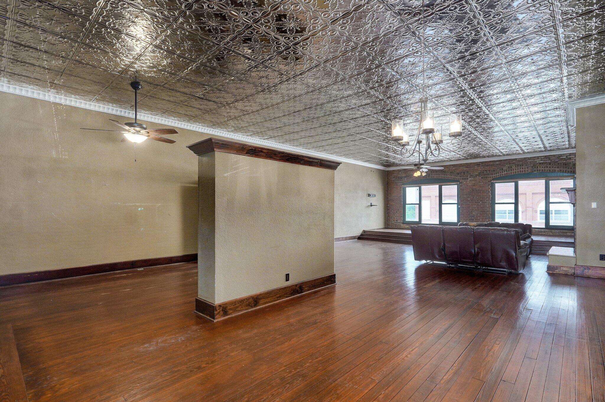203 East Main Street Property Photo 16