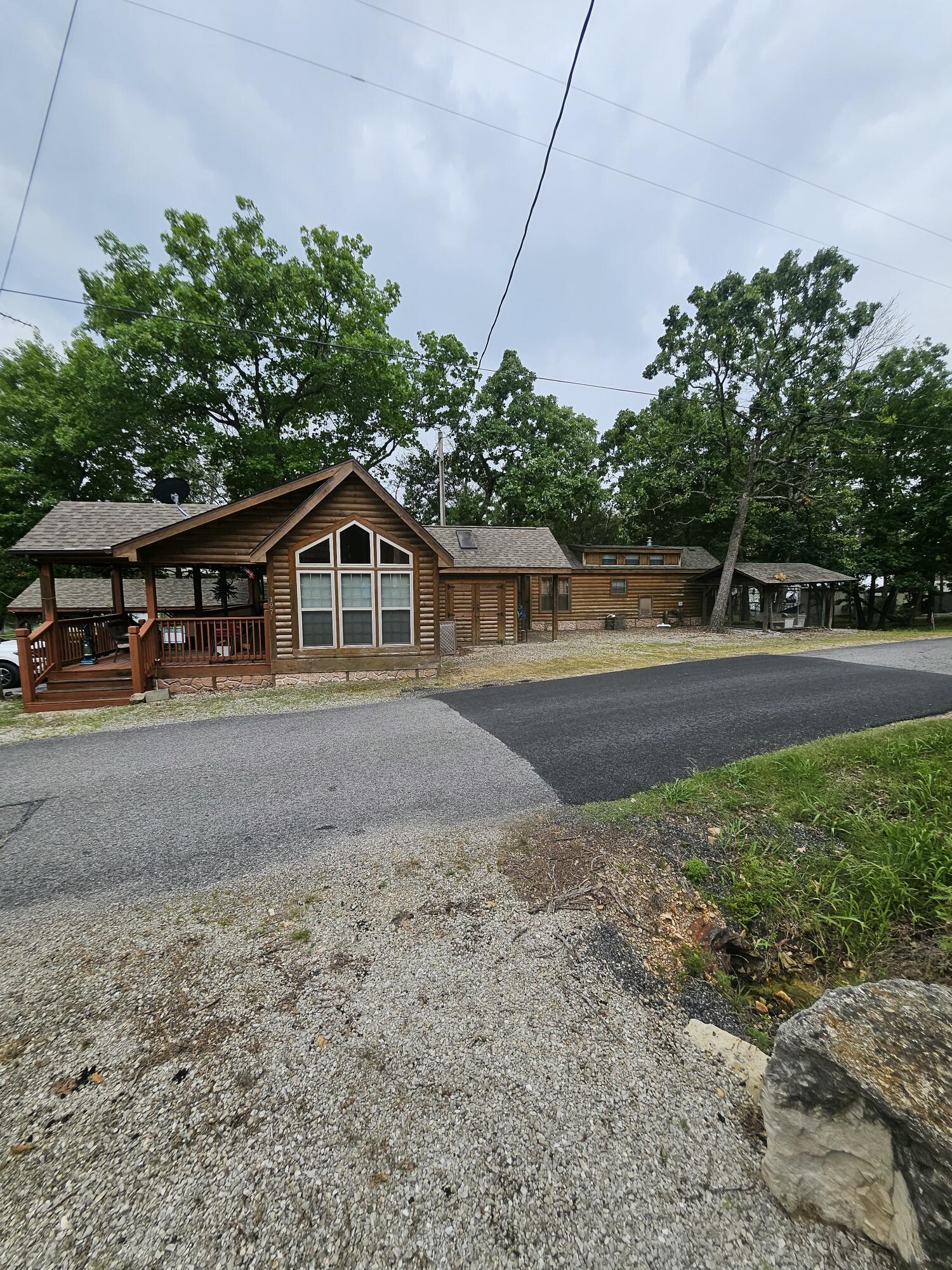 462 Jellystone Avenue Property Photo 1