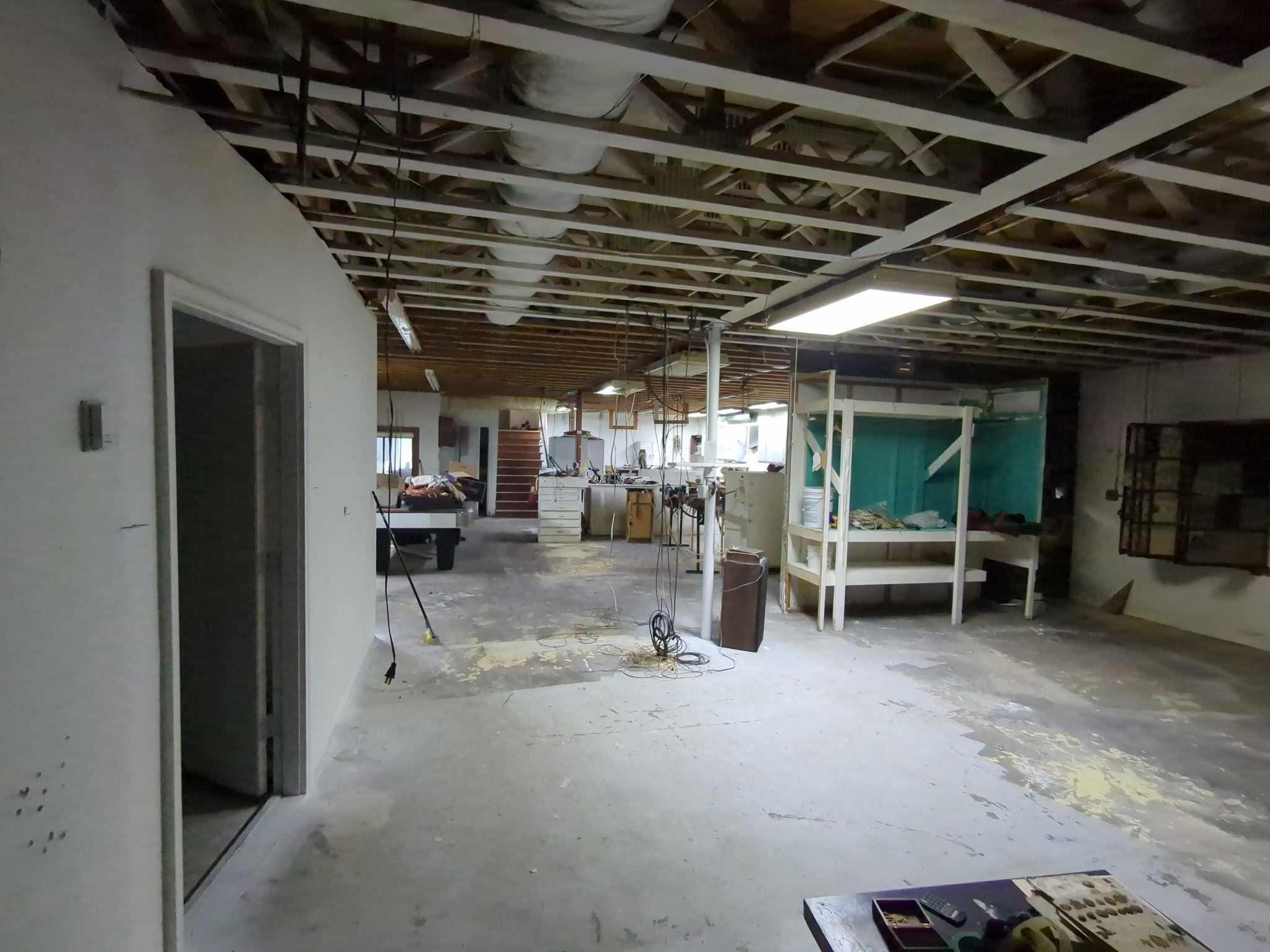 2122 South Glenstone Avenue Property Photo 17