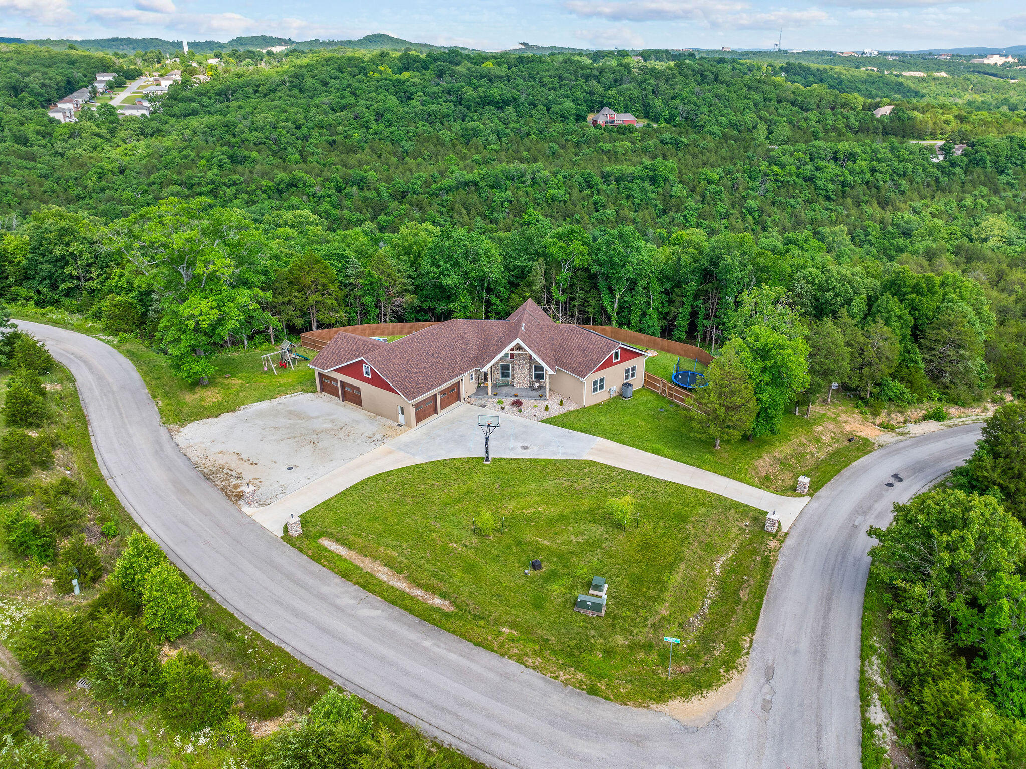 770 Mills Hollow Road Property Photo 10