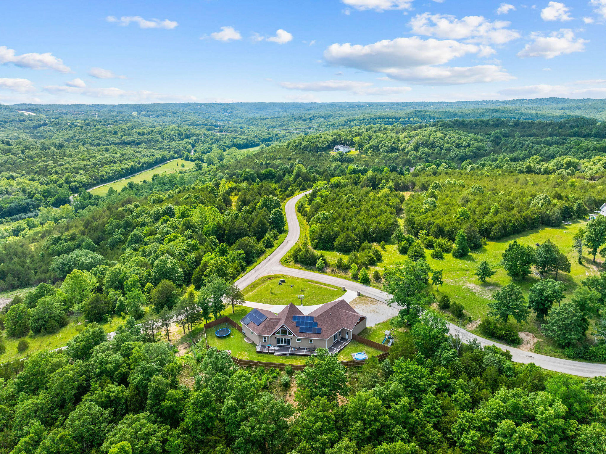 770 Mills Hollow Road Property Photo 15