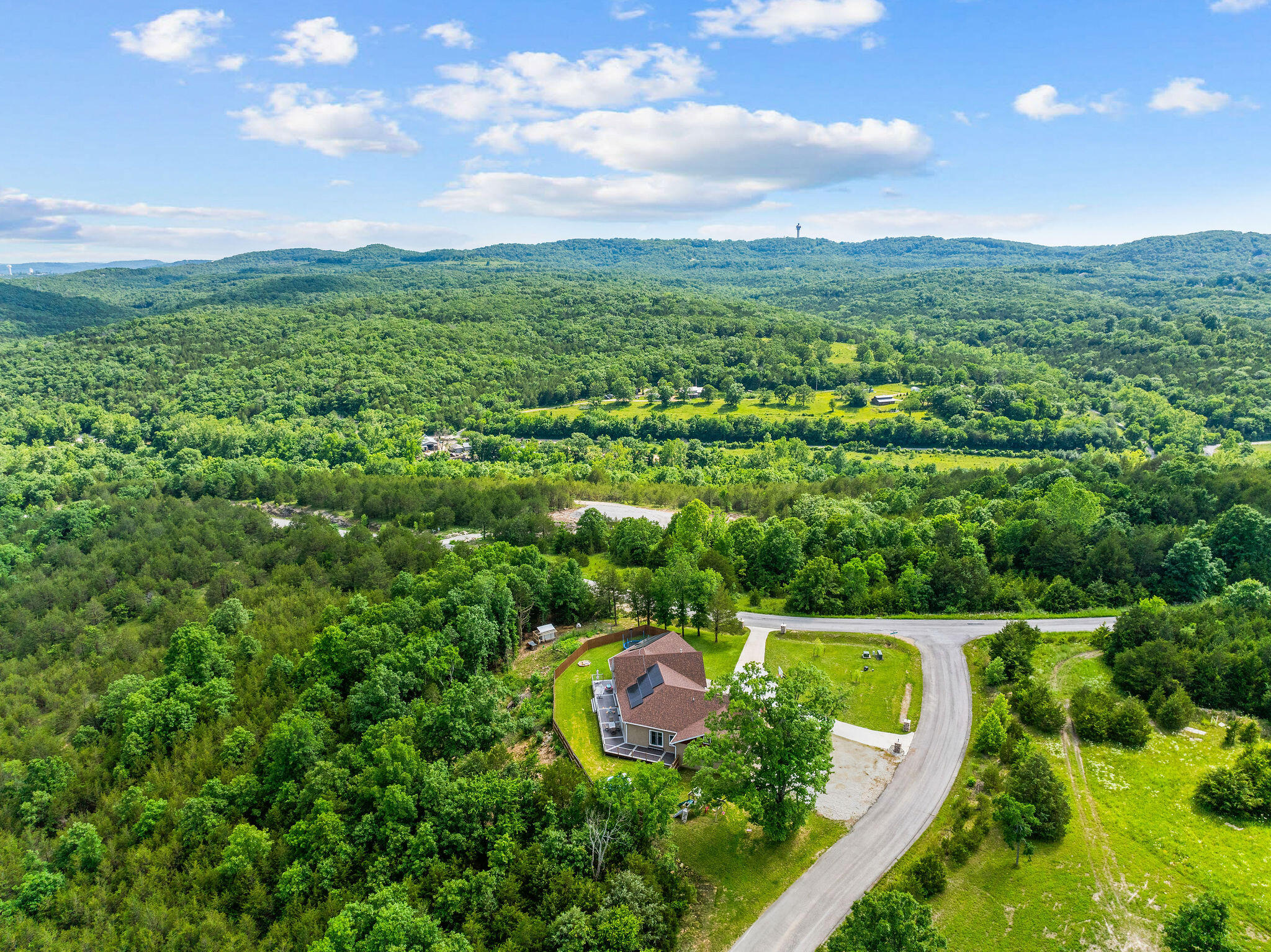 770 Mills Hollow Road Property Photo 16