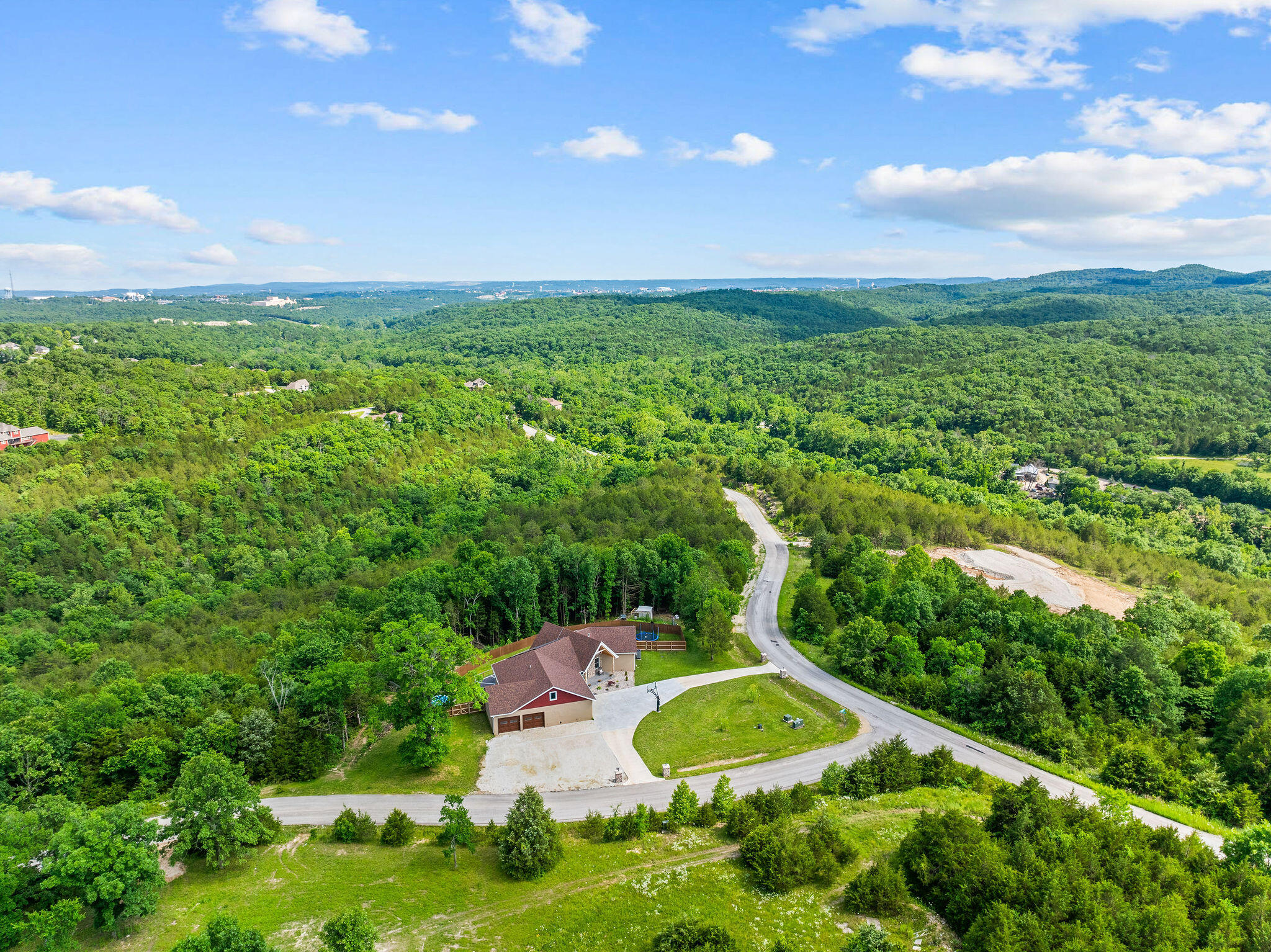 770 Mills Hollow Road Property Photo 17