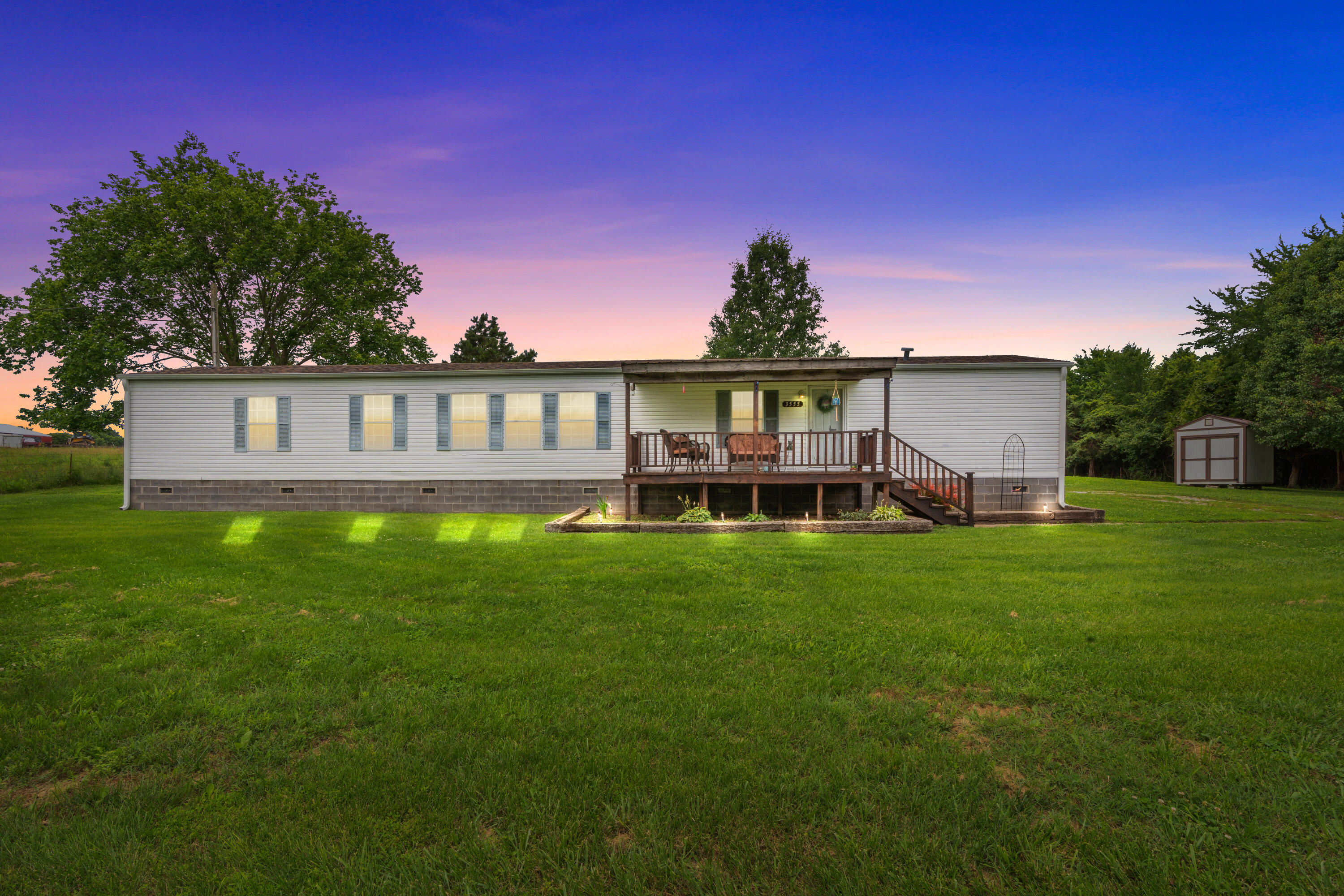 3555 Farm Road 1012 Property Photo 1