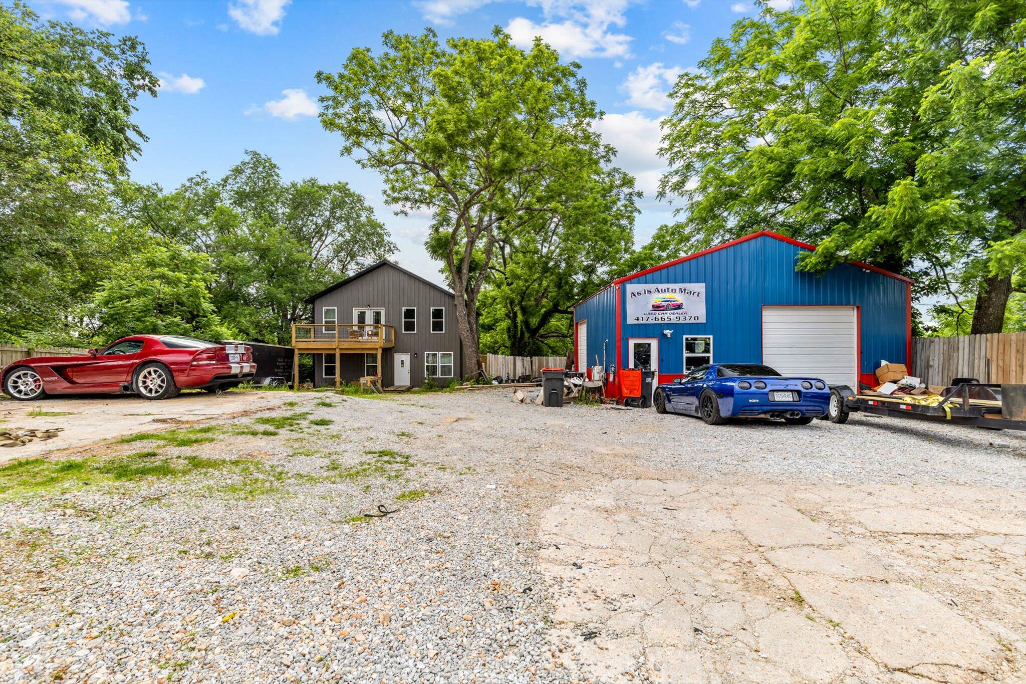 331 North Old Wire Road Property Photo 1