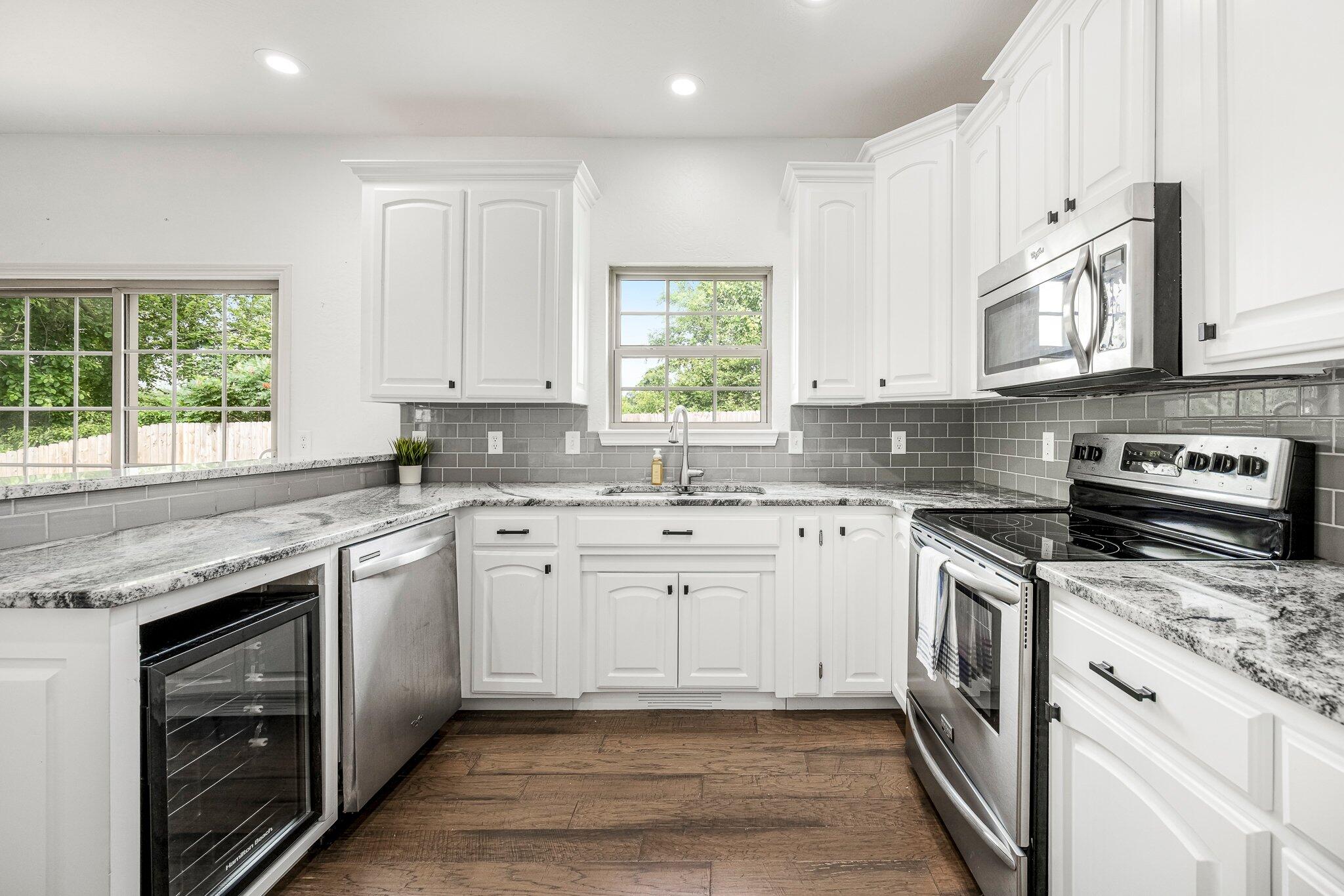 1385 North Vintage Avenue Property Photo 10