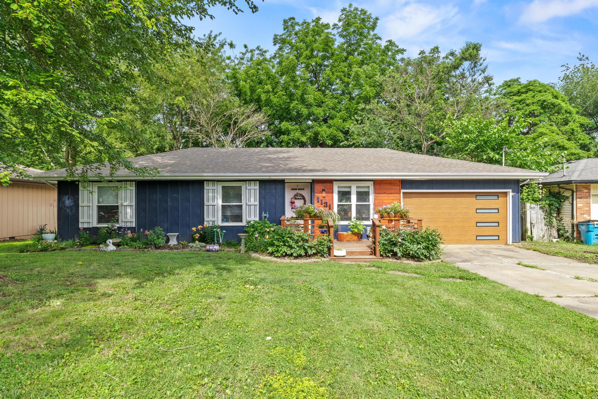 1131 South Paula Avenue Property Photo 1