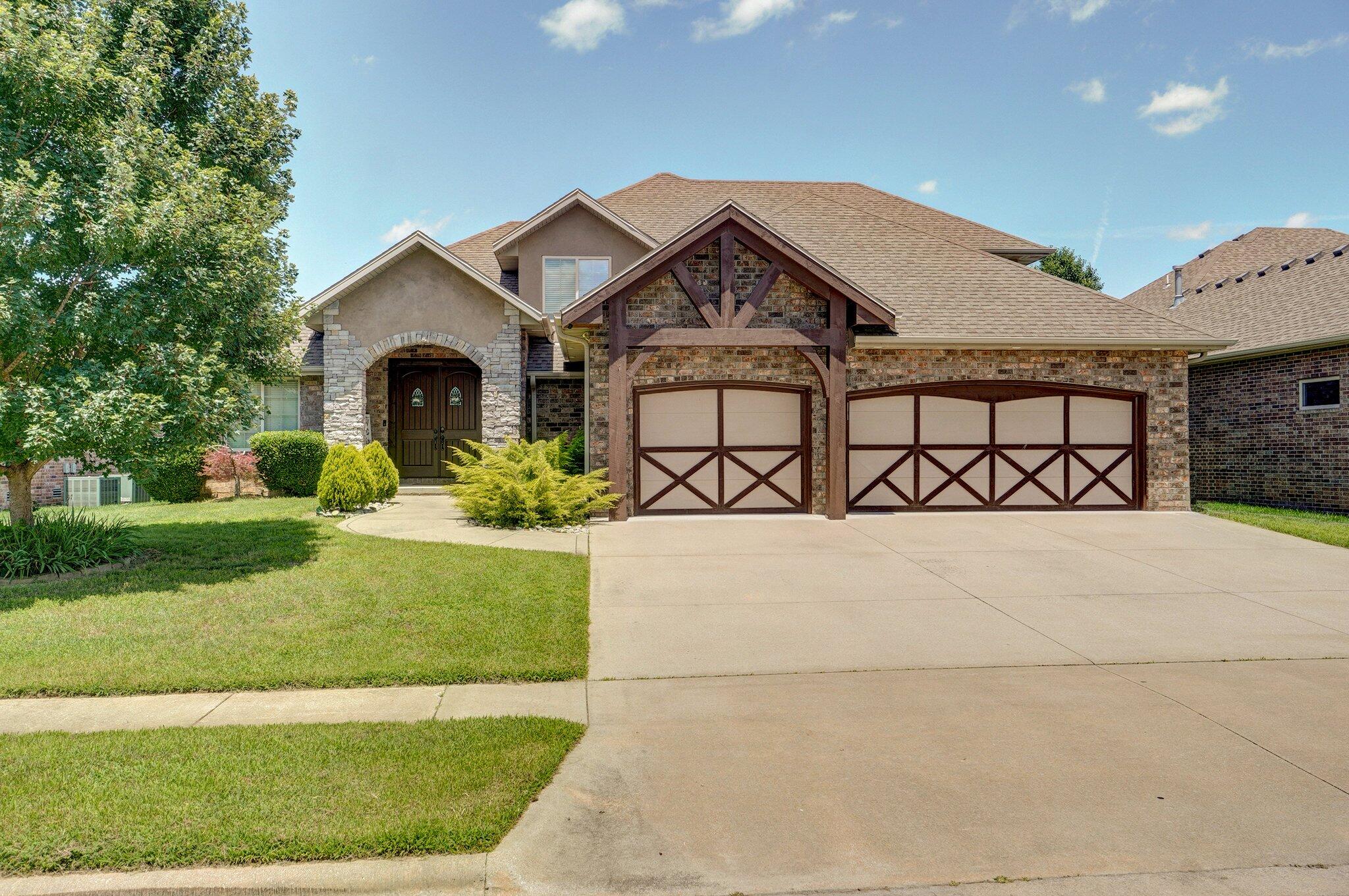 3245 West Brett Drive Property Photo 1