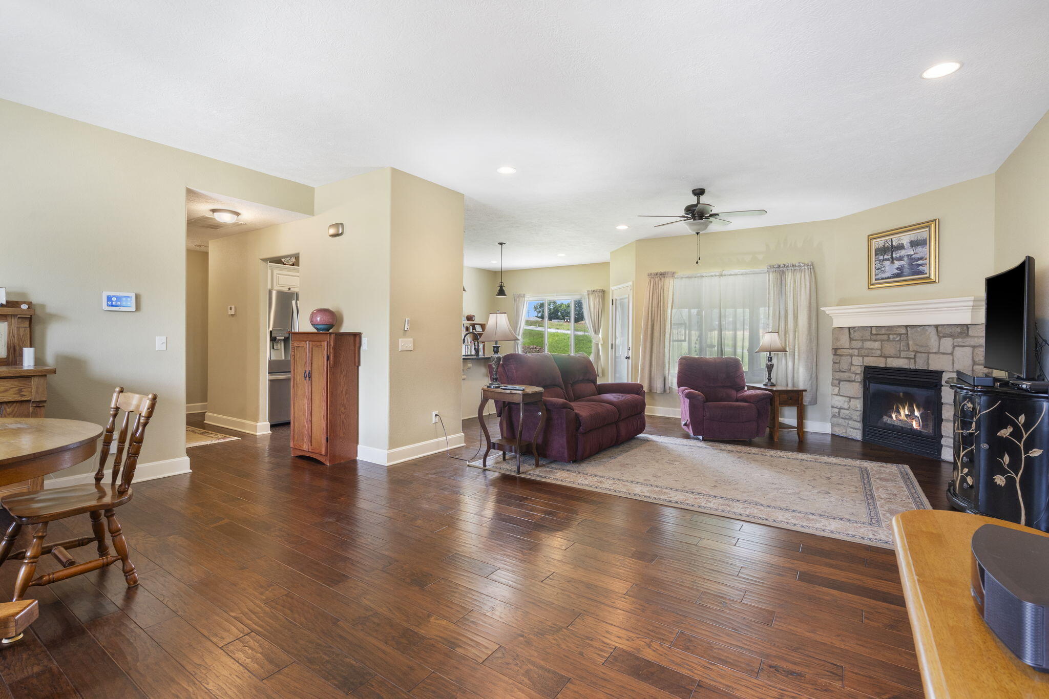 715 Oak Terrace Drive Property Photo 3