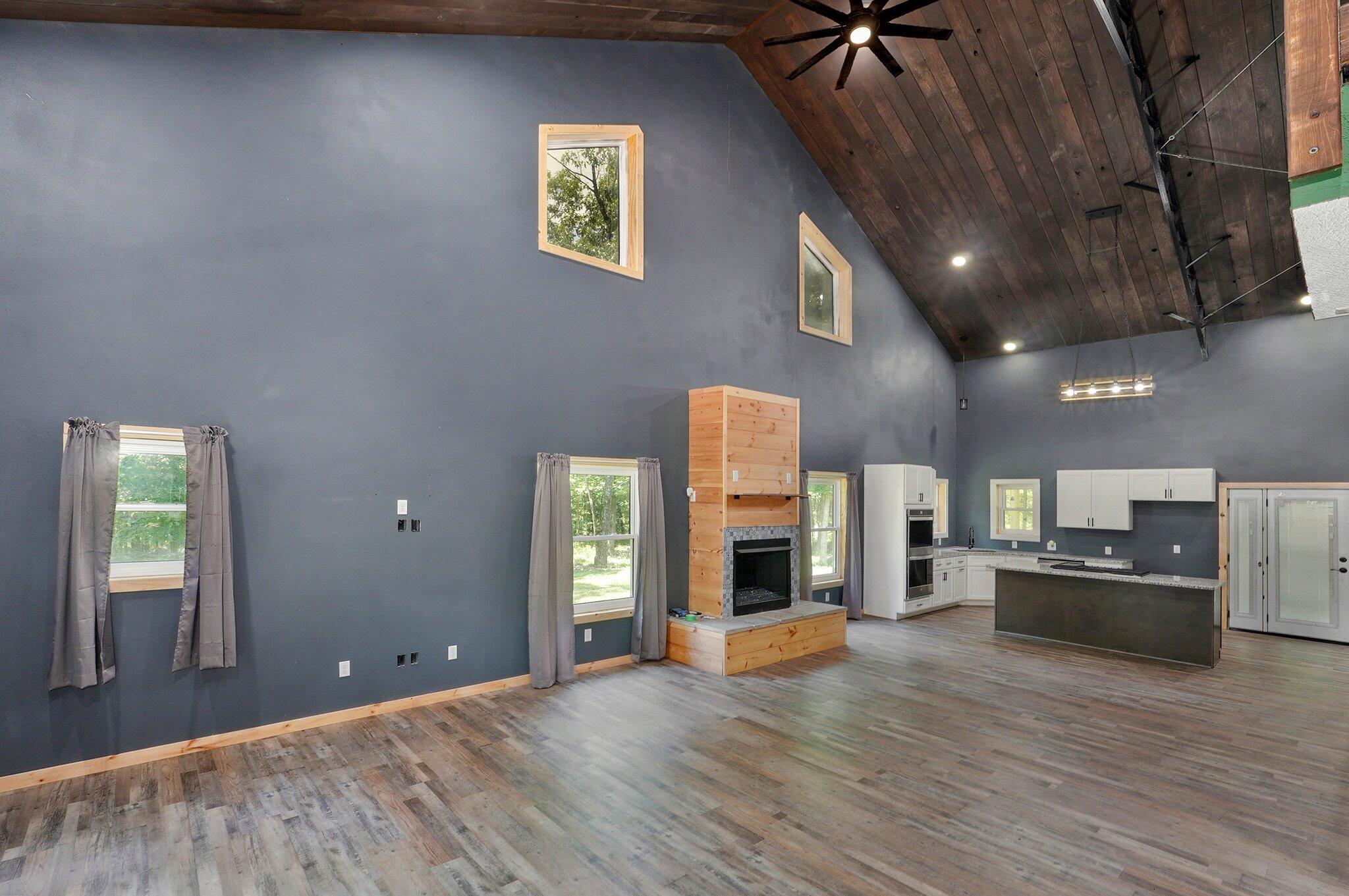 10357 North Farm Road 247 Property Photo 5