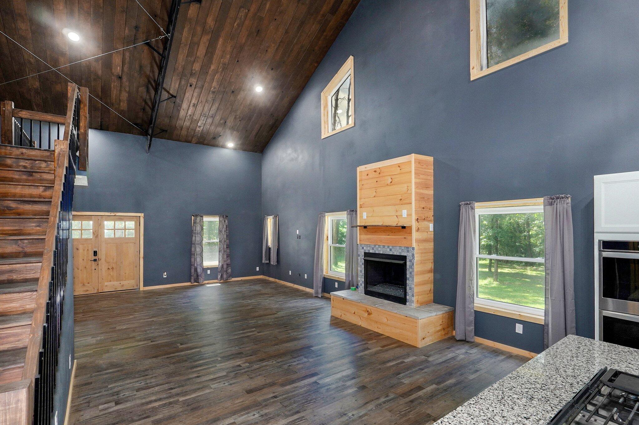 10357 North Farm Road 247 Property Photo 7