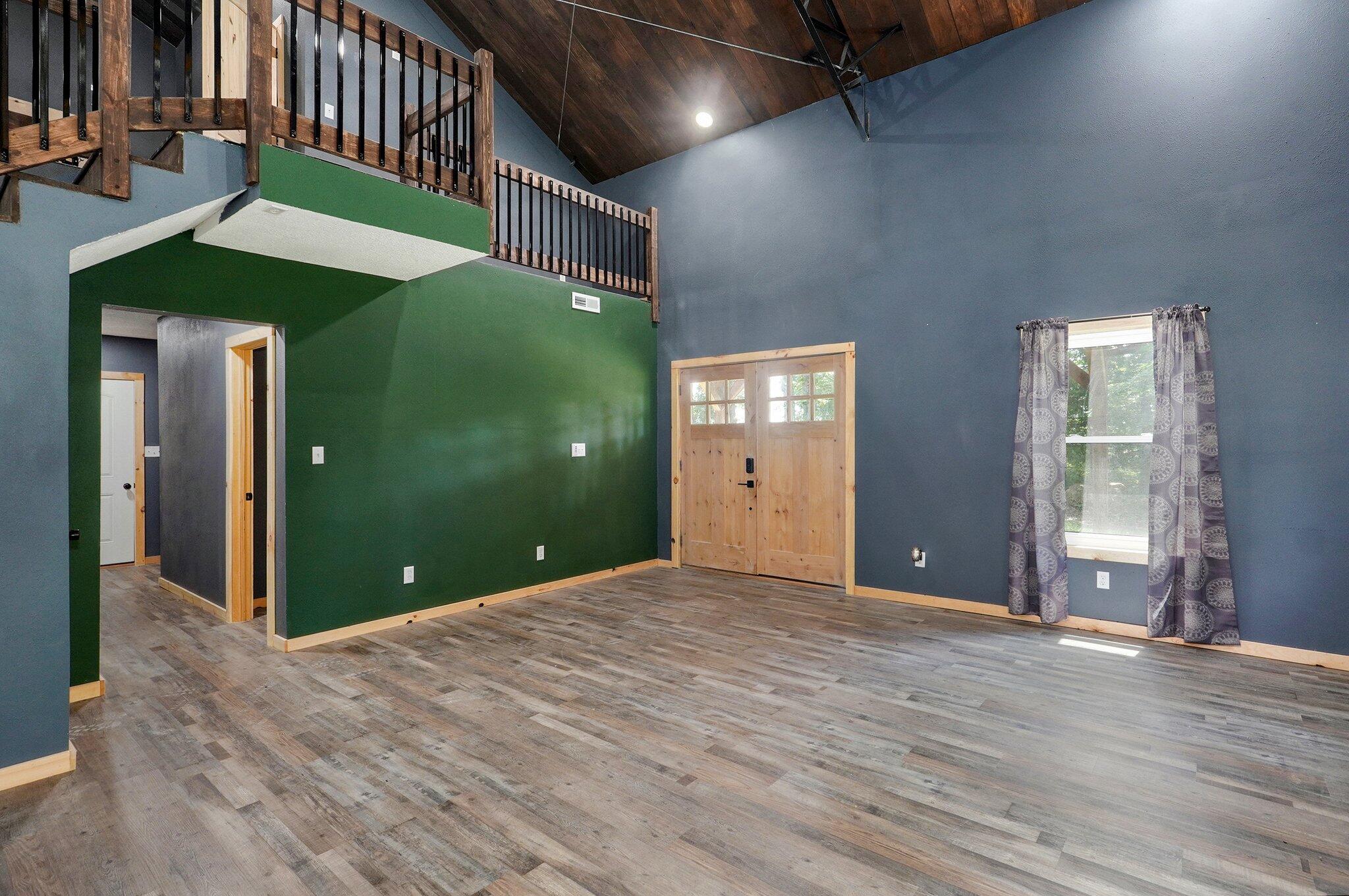 10357 North Farm Road 247 Property Photo 10
