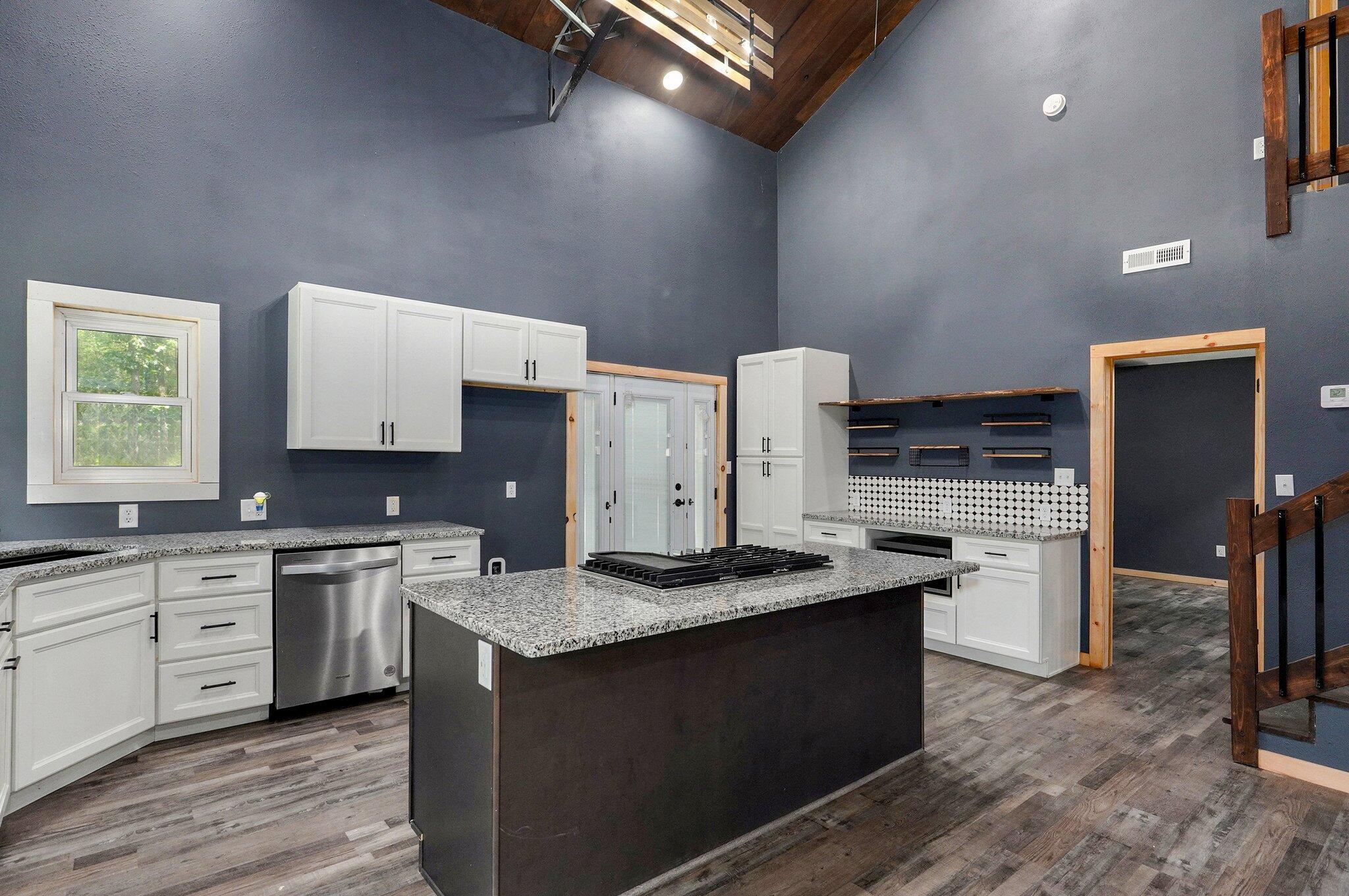 10357 North Farm Road 247 Property Photo 12